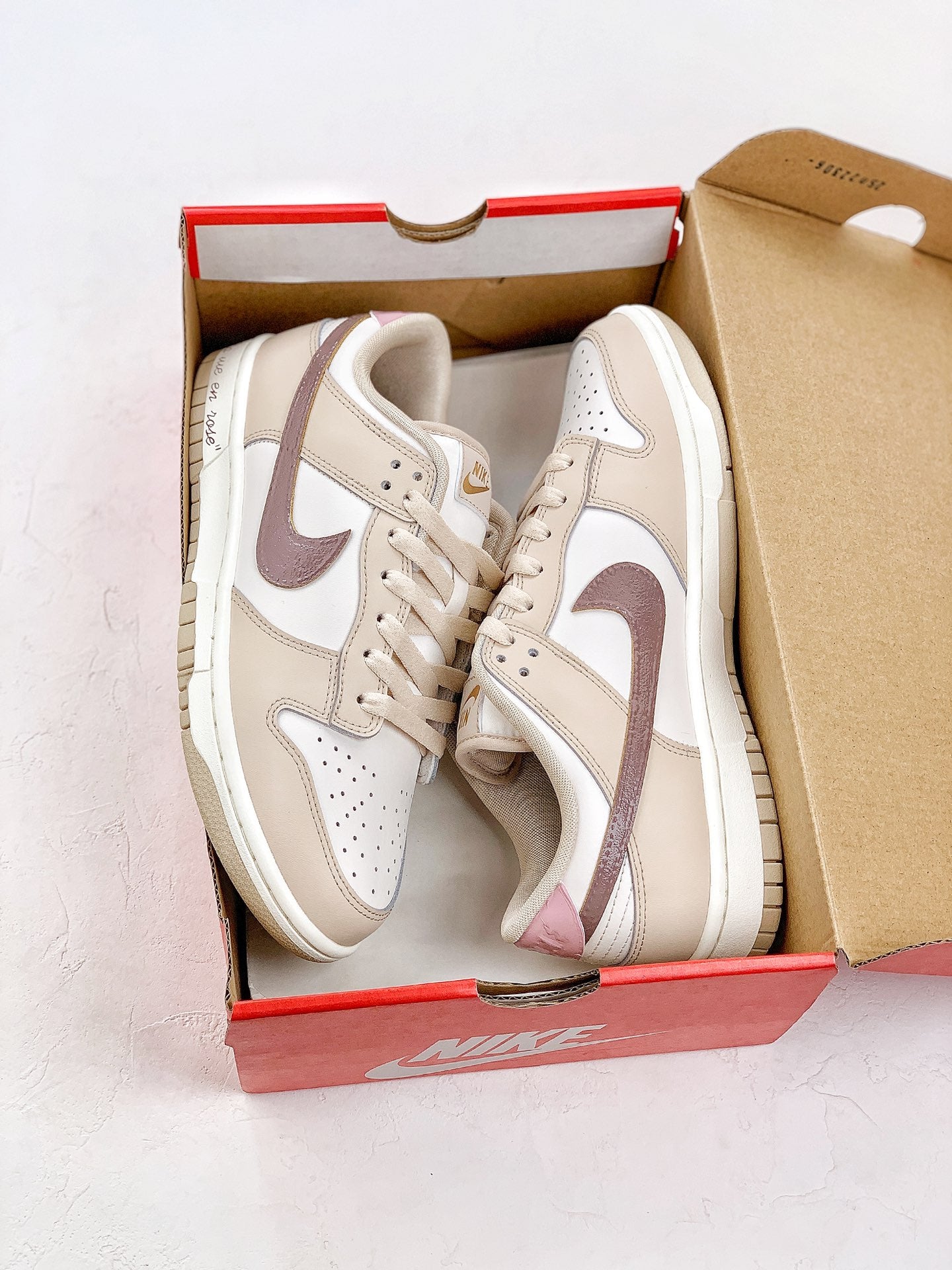 NIKE DUNK SB LOW "beige "