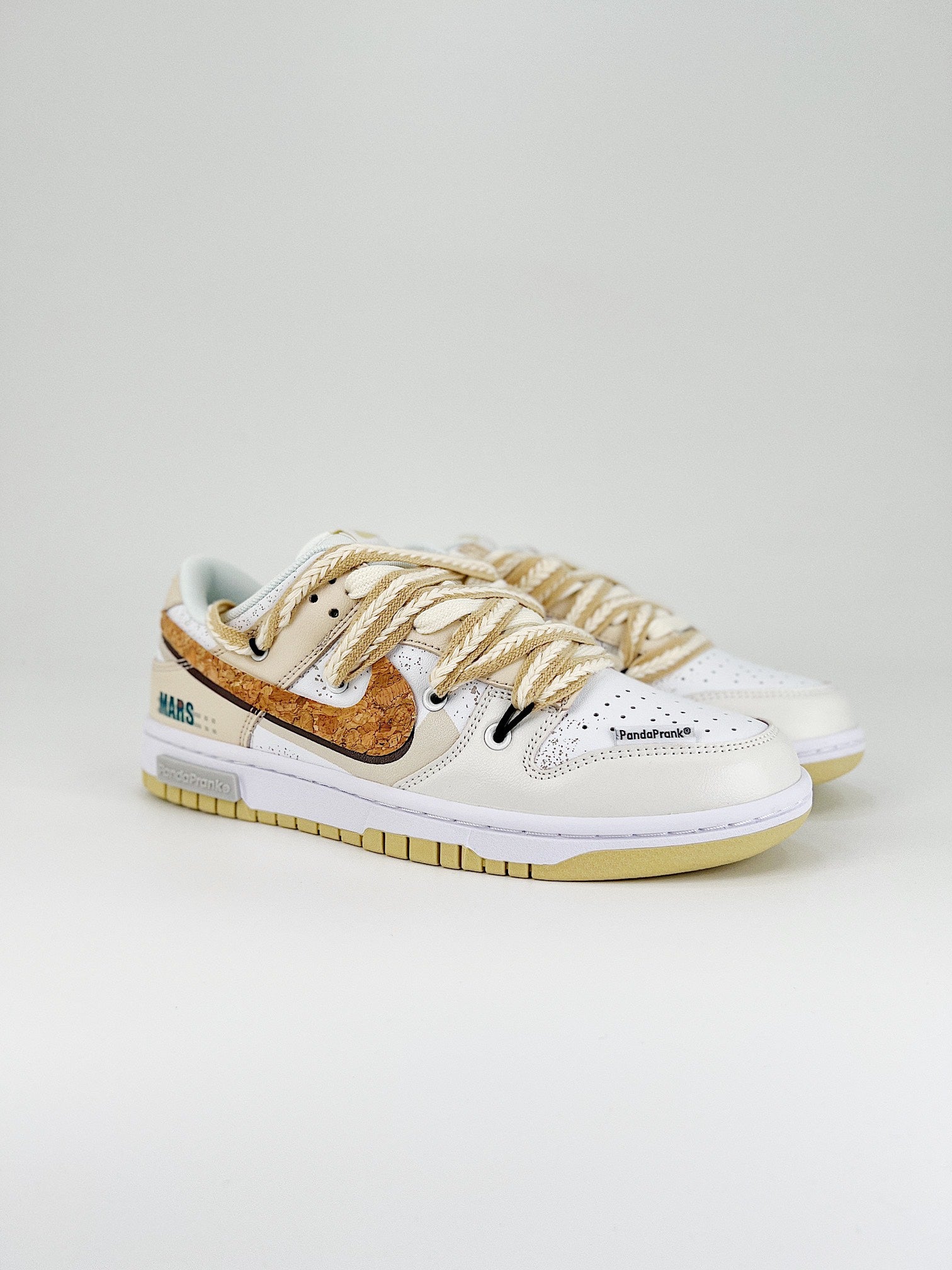 NIKE DUNK LOW RETRO SB & Banda aprank
"Beige white  "