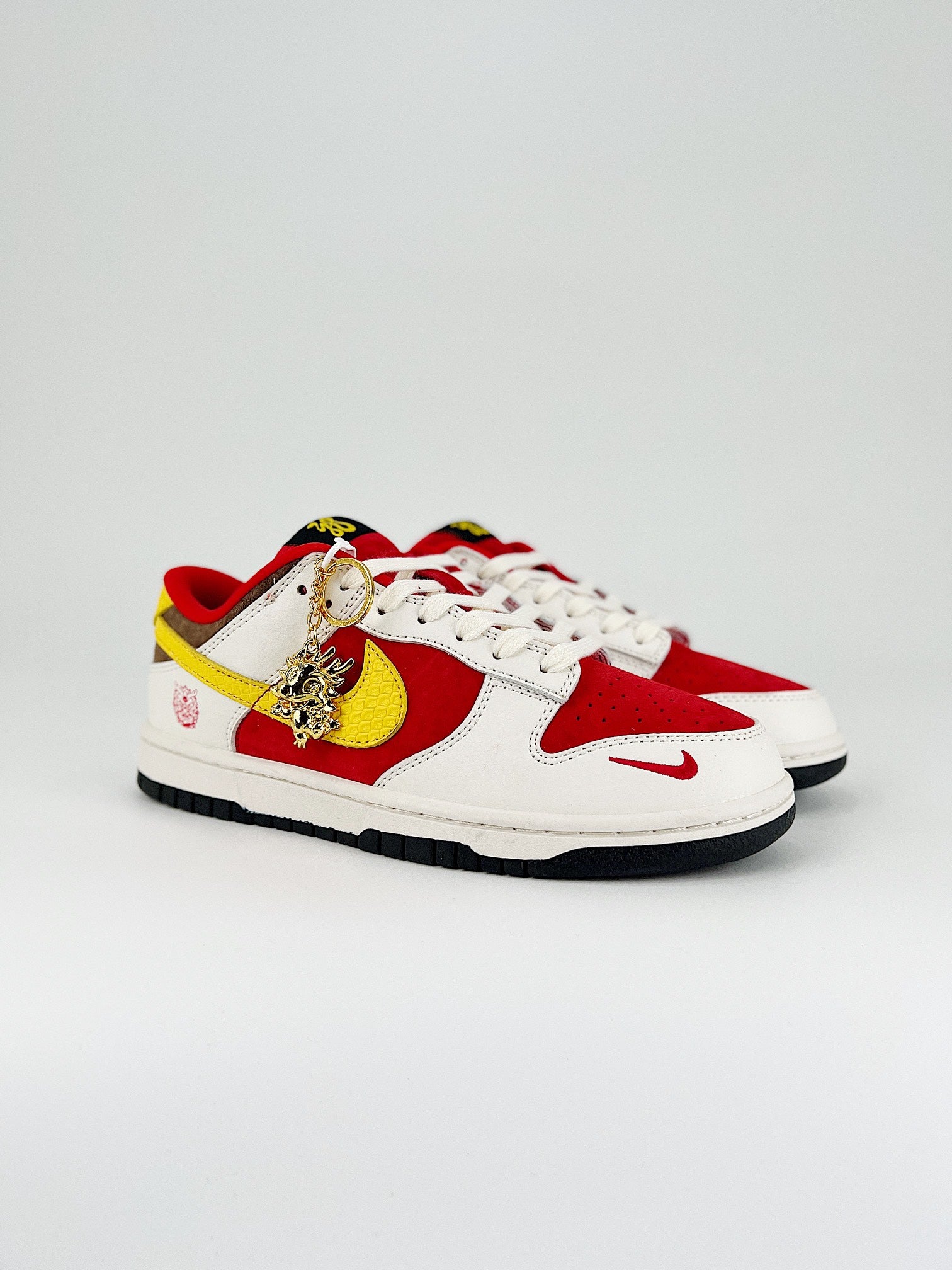 NIKE DUNK LOW RETRO SB 
"Chinese DRAGON"