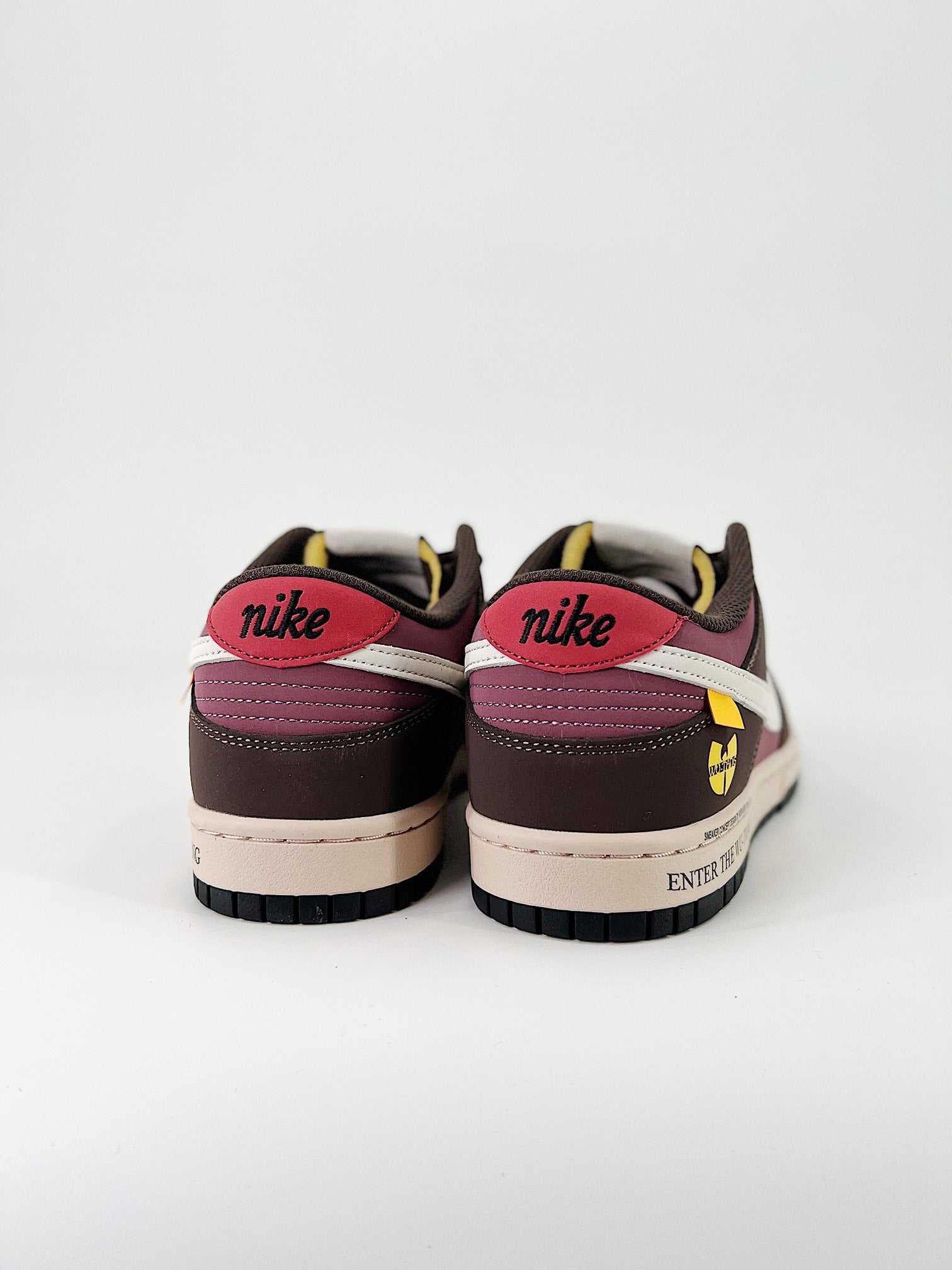 NIKE DUNK LOW RETRO SB 
"ENTE THE WA-TANG"