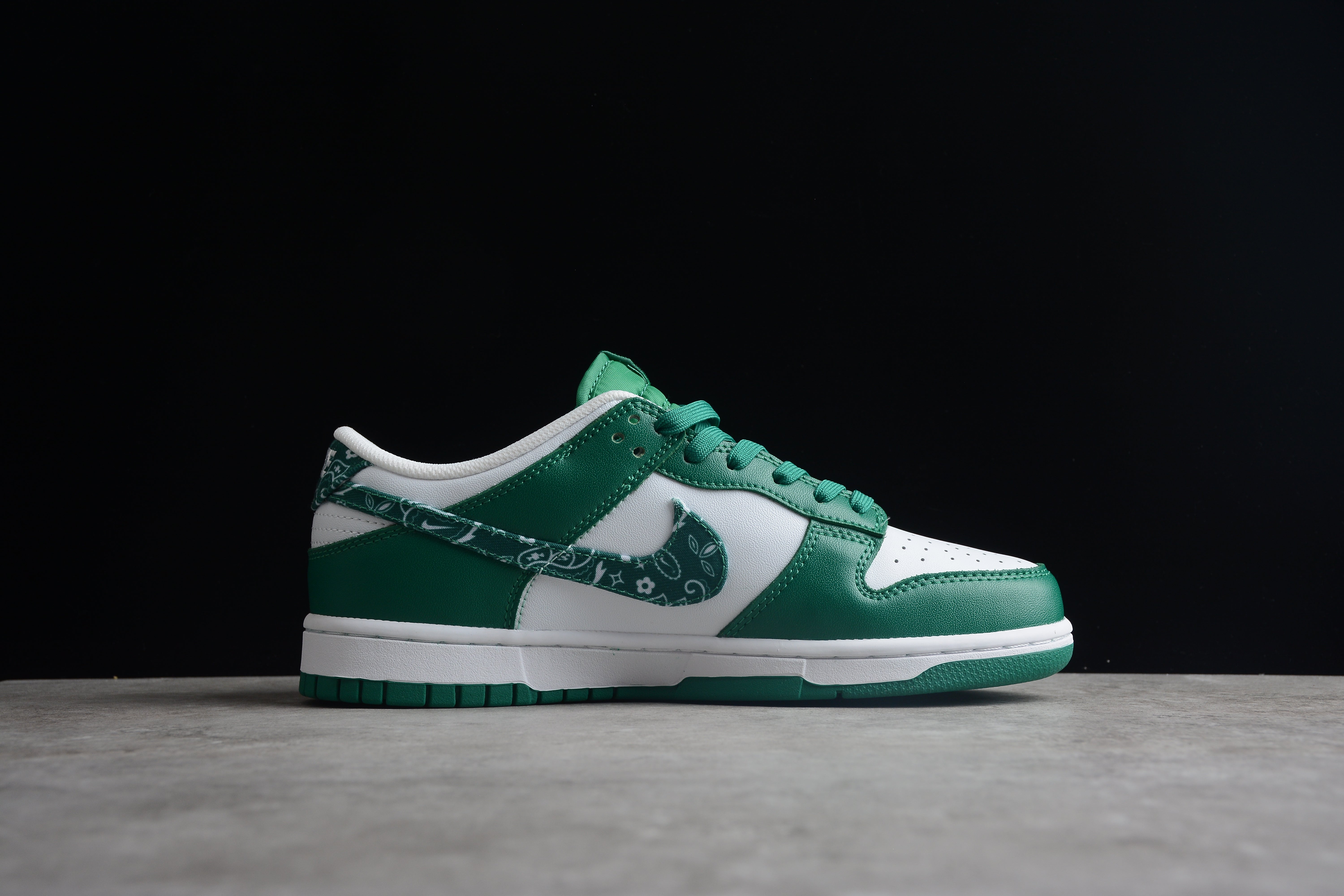 Nike SB low dunk green paisley shoes