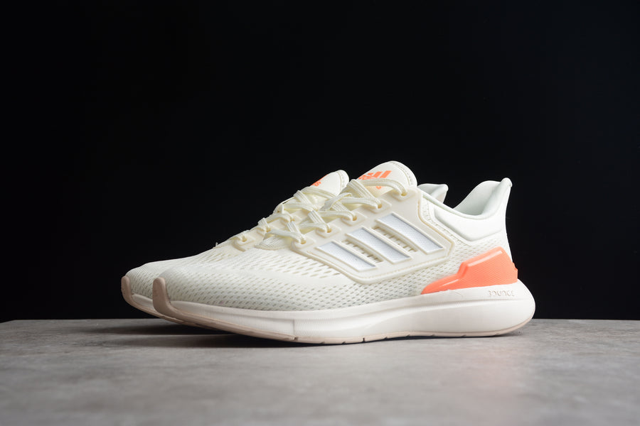 Adidas EQ21 RUN creme