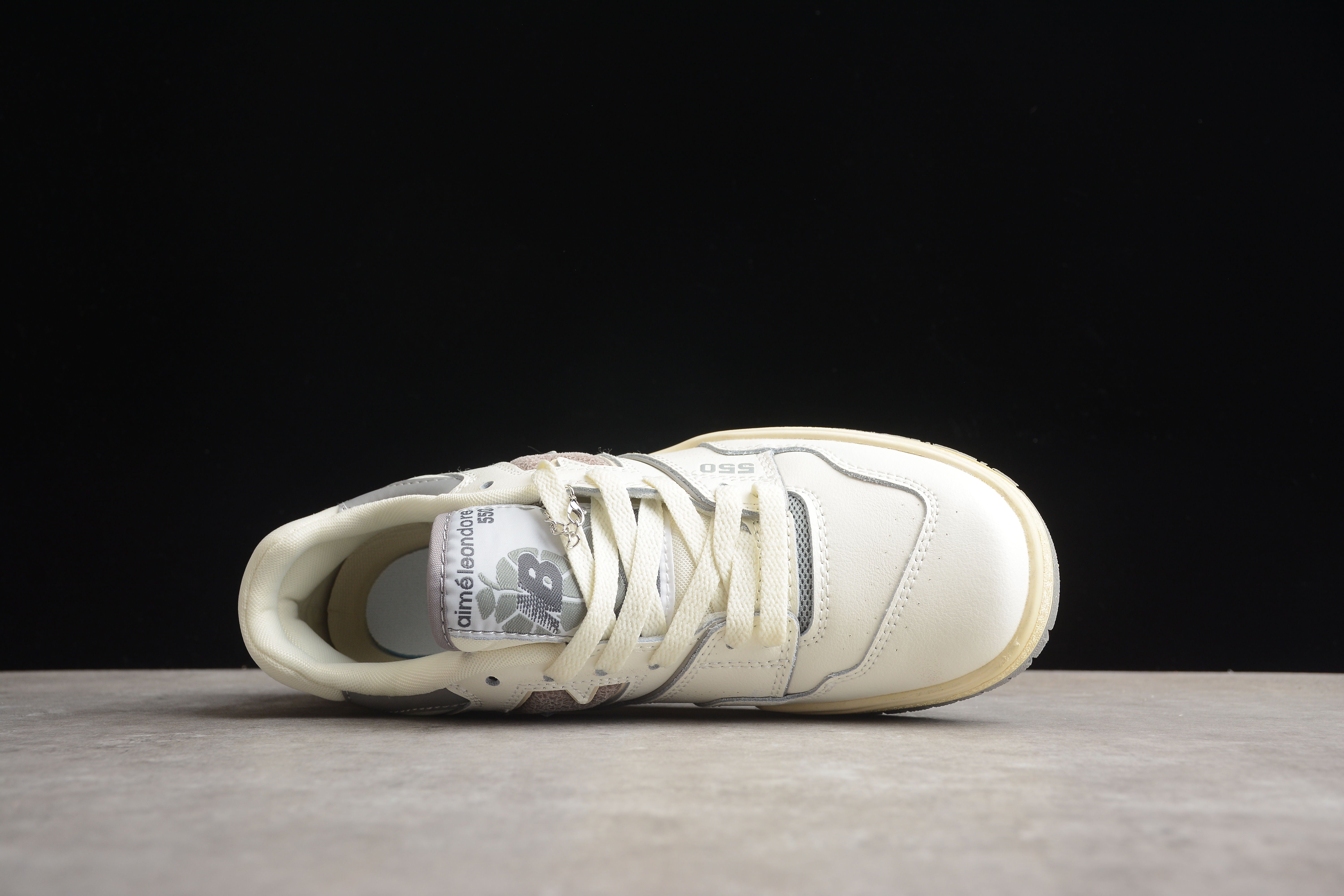 NB 550 beige shoes