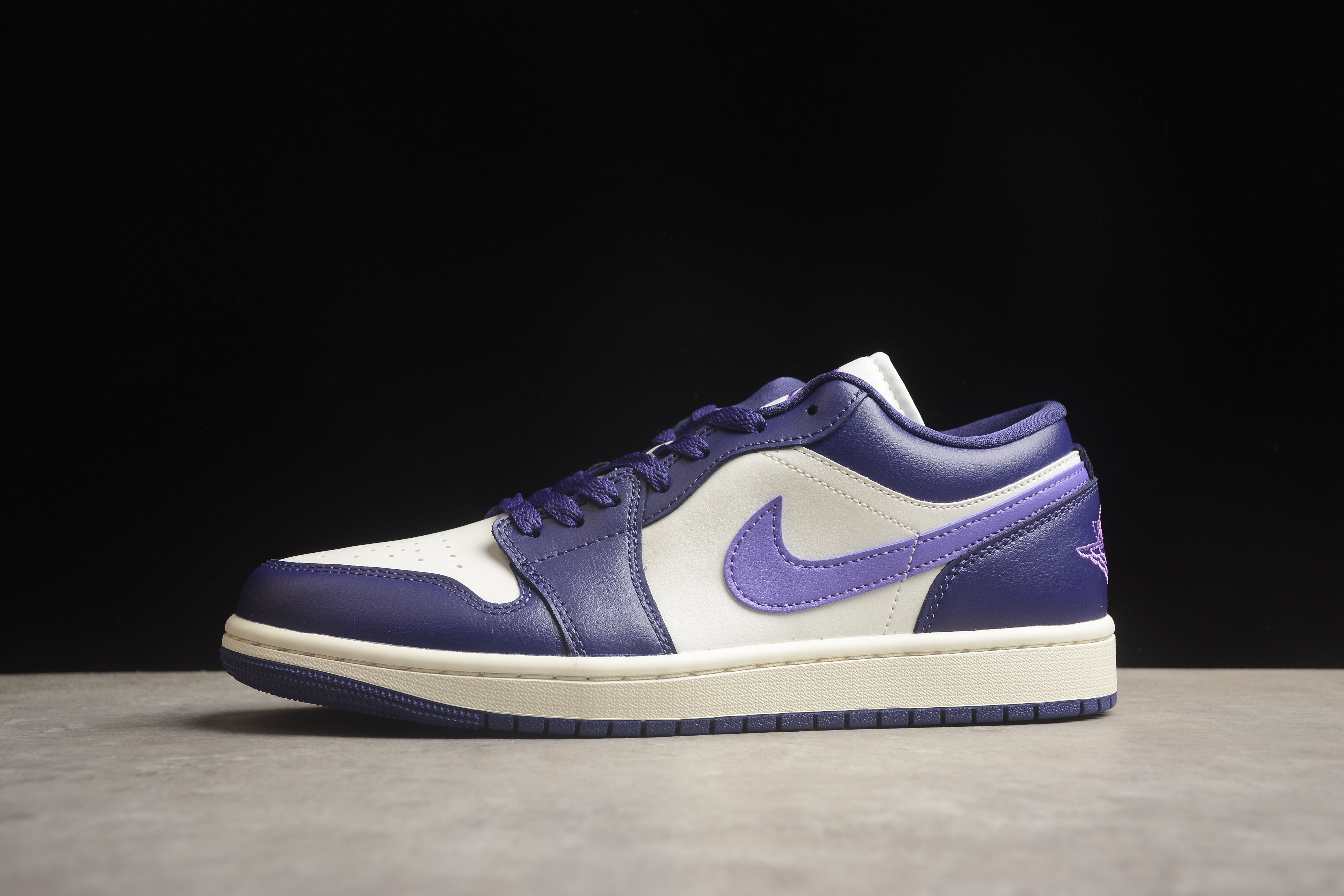 Air jordan low 1 purple
