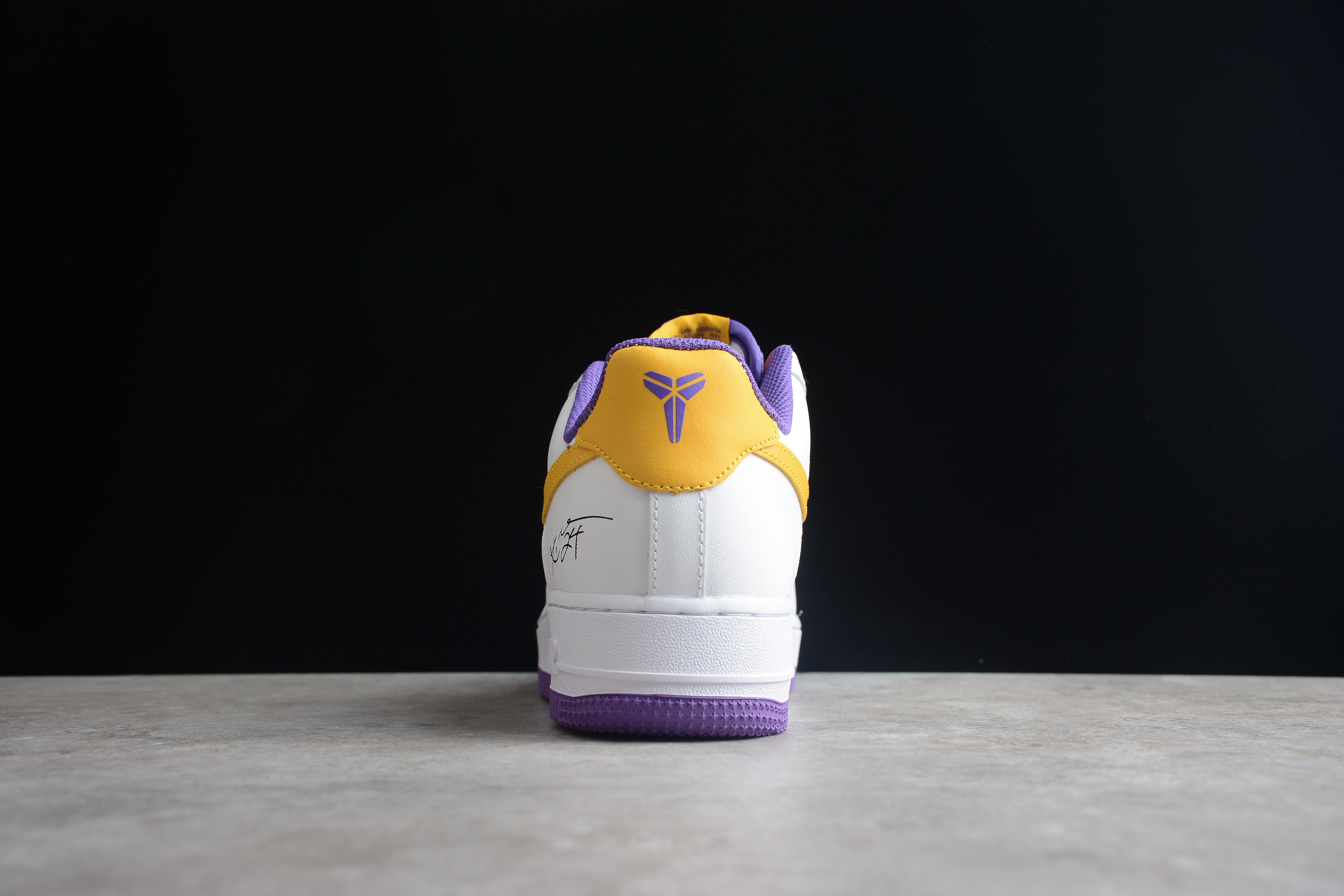 Chaussures Nike Air Force A1 Kobé