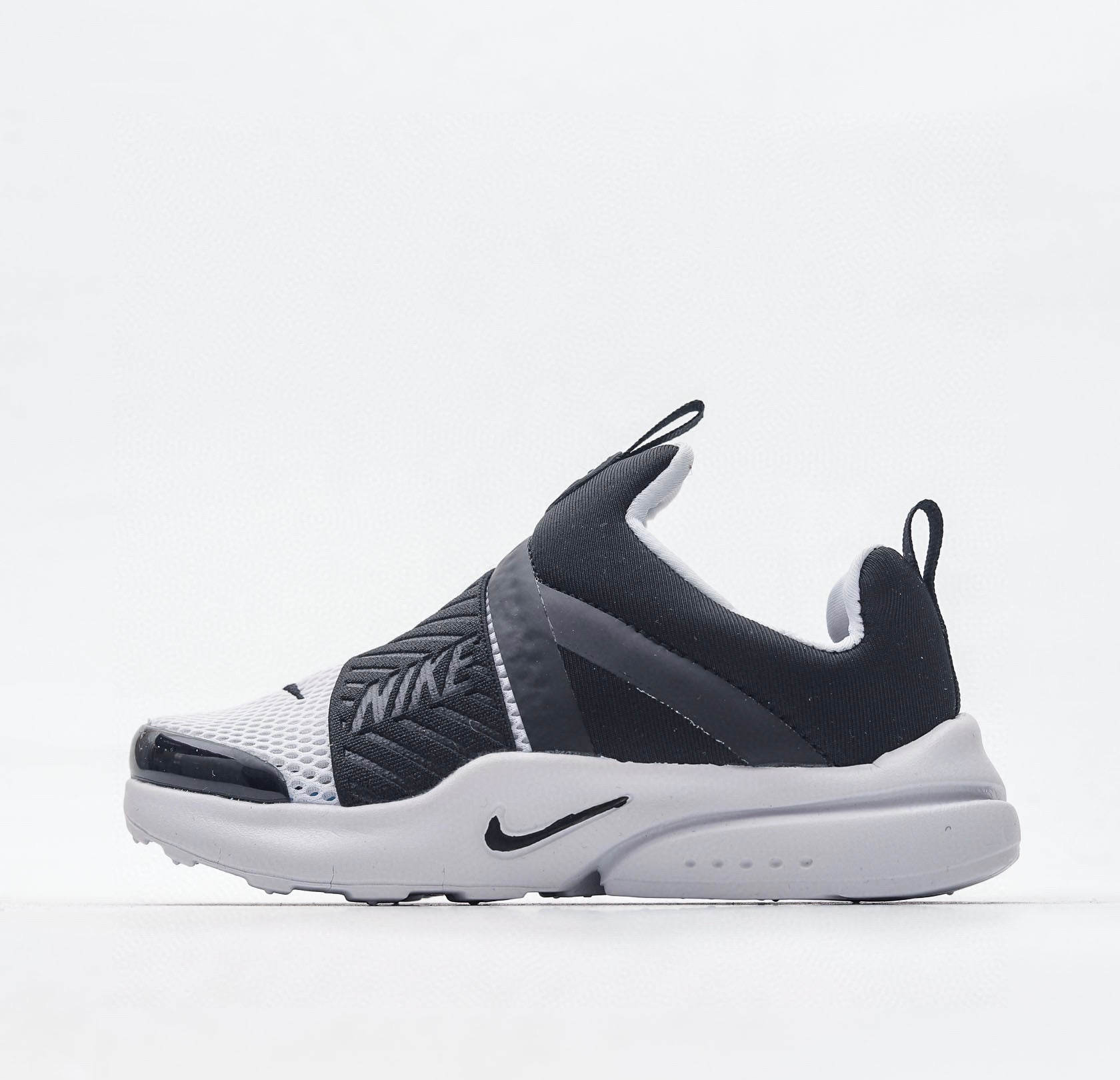 Nike black/white running shoes