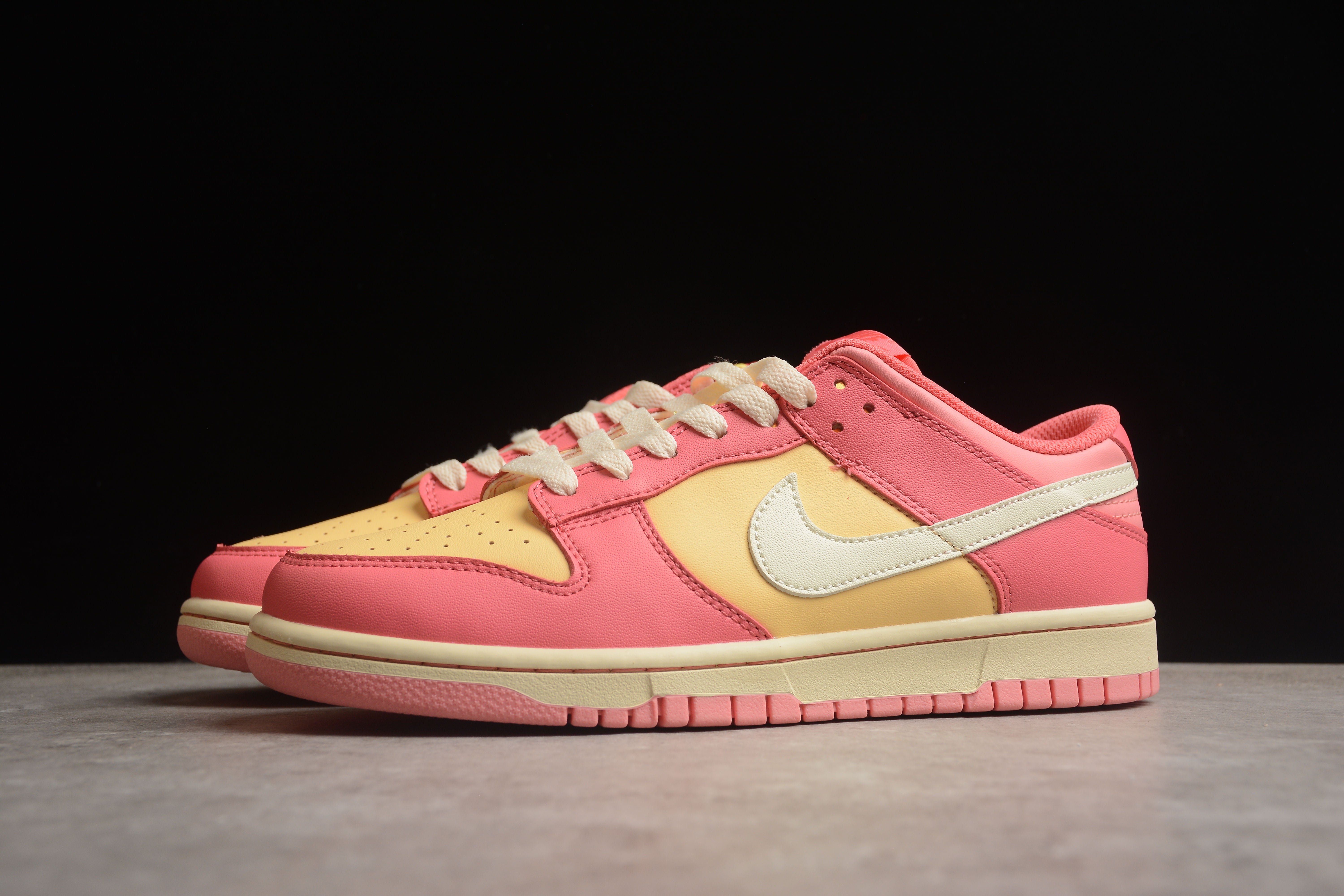 Nike SB dunk low red yellow shoes