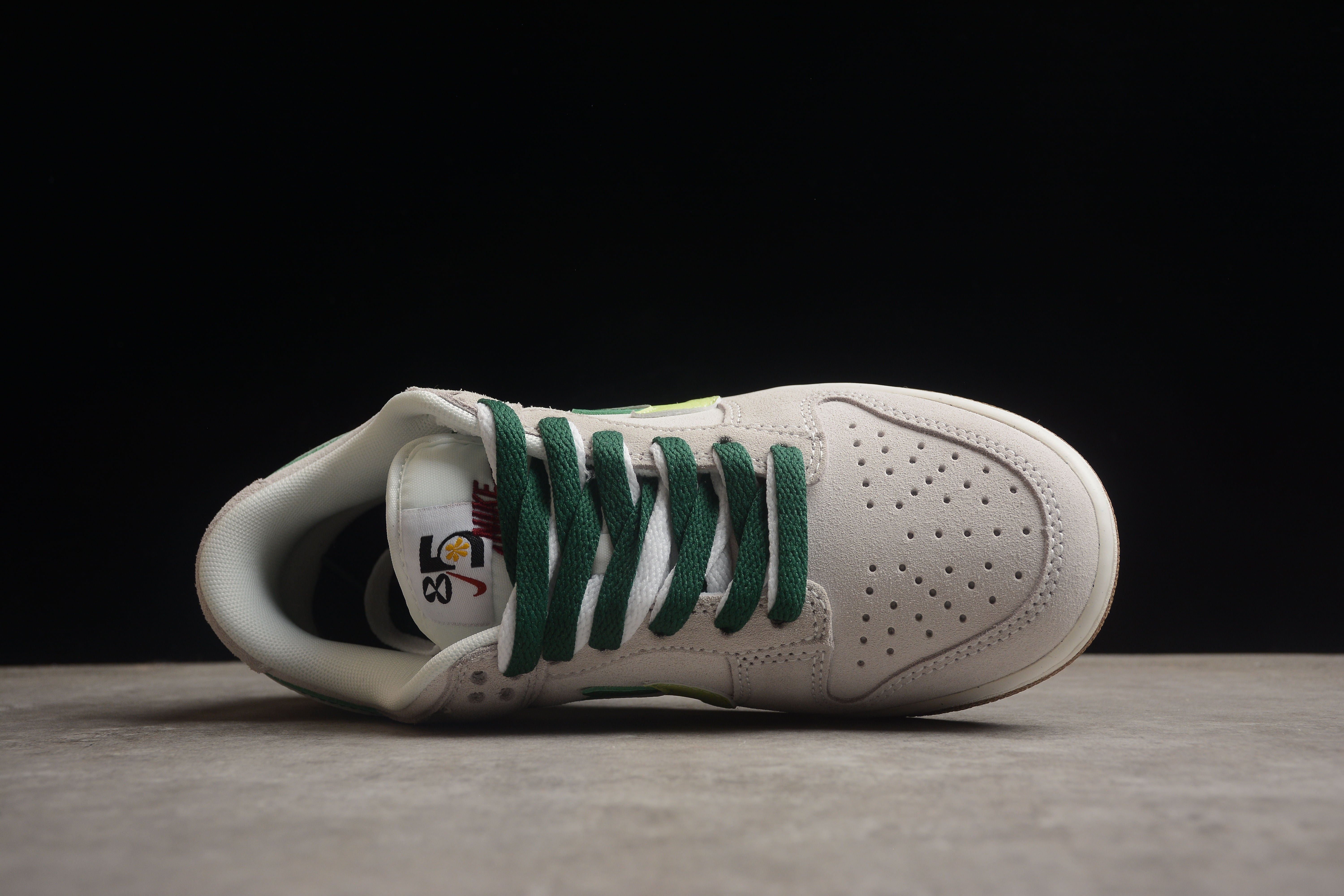 Nike SB dunk low SE grey yellow   shoes