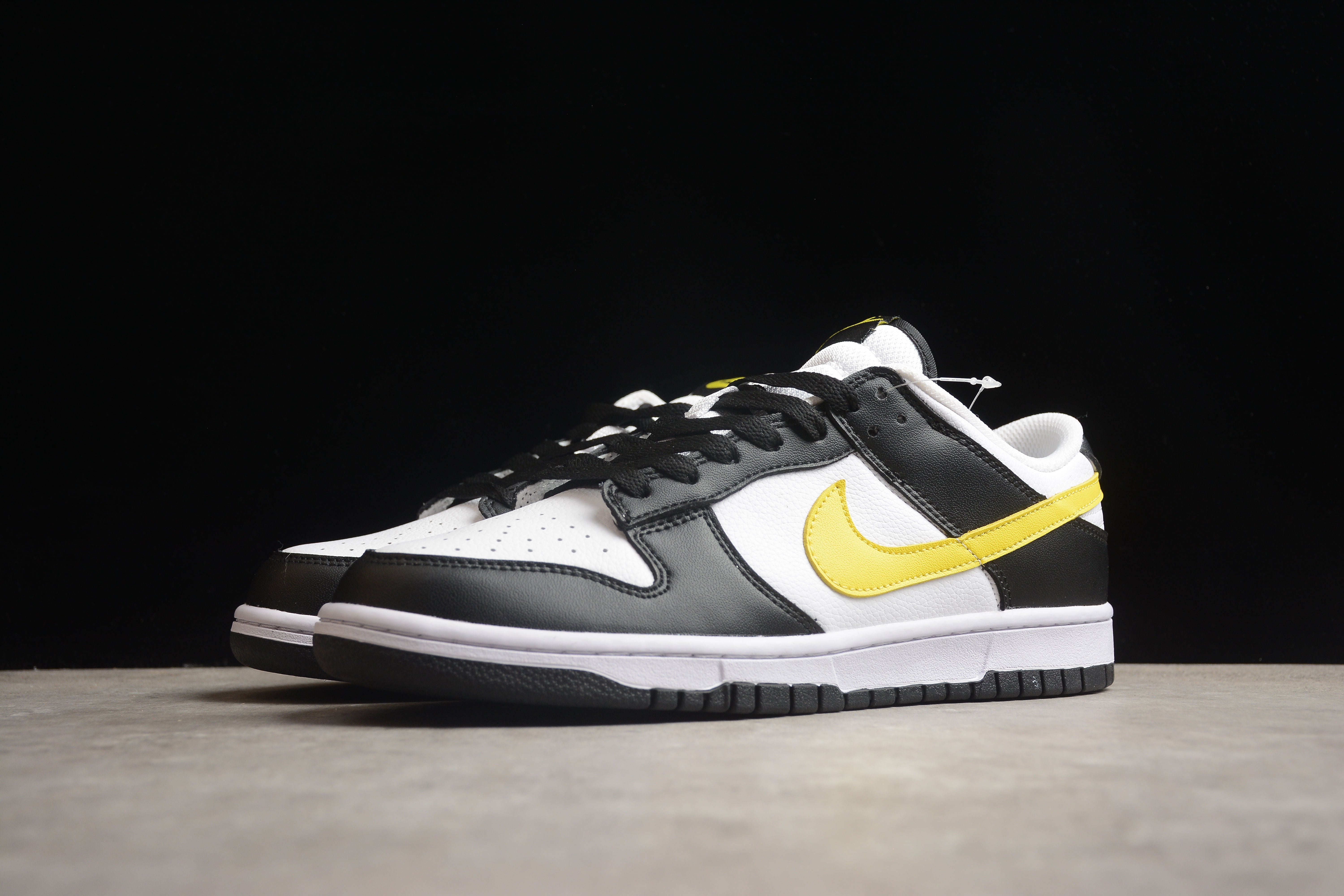 Nike SB dunk low chaussures panda jaune