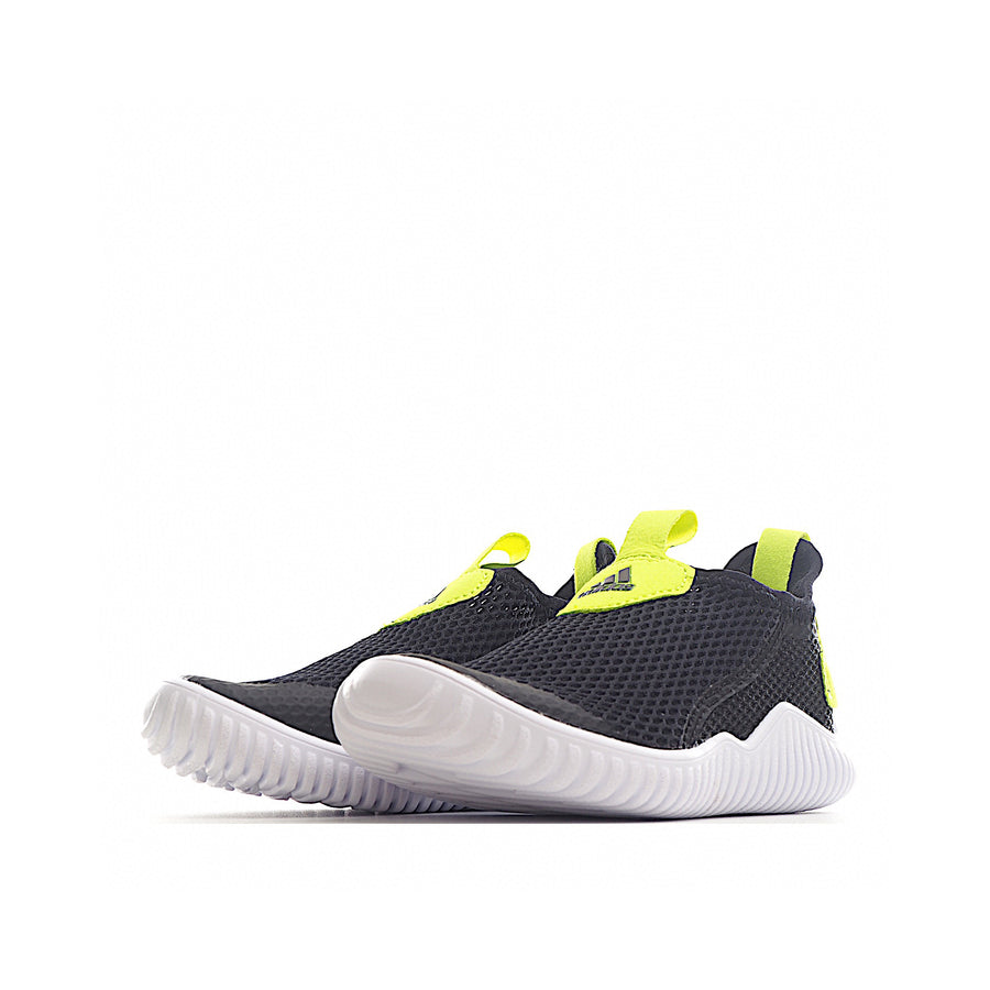 Adidas black/yellow shoes