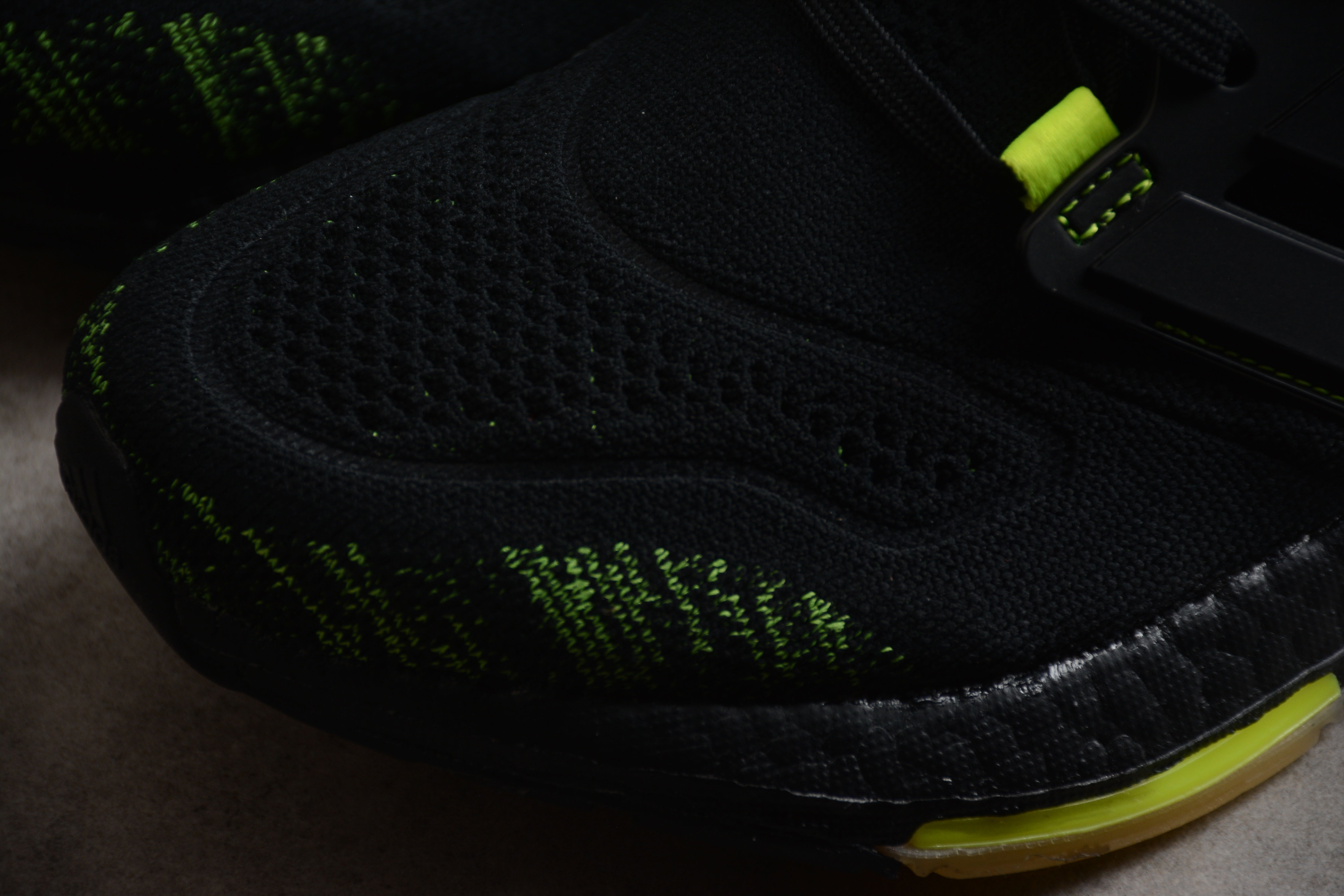 Chaussures Adidas ultraboost noir/jaune