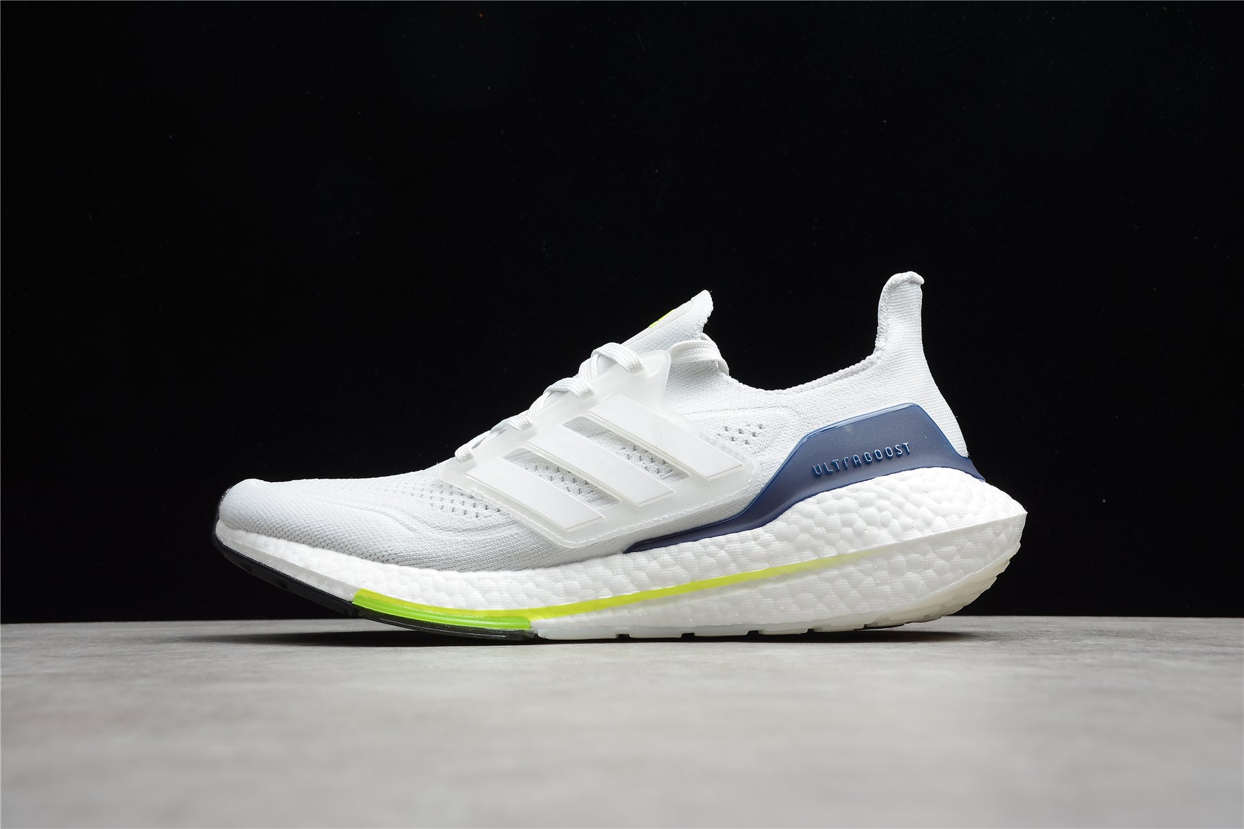 Chaussures Adidas Ultraboost Blanches