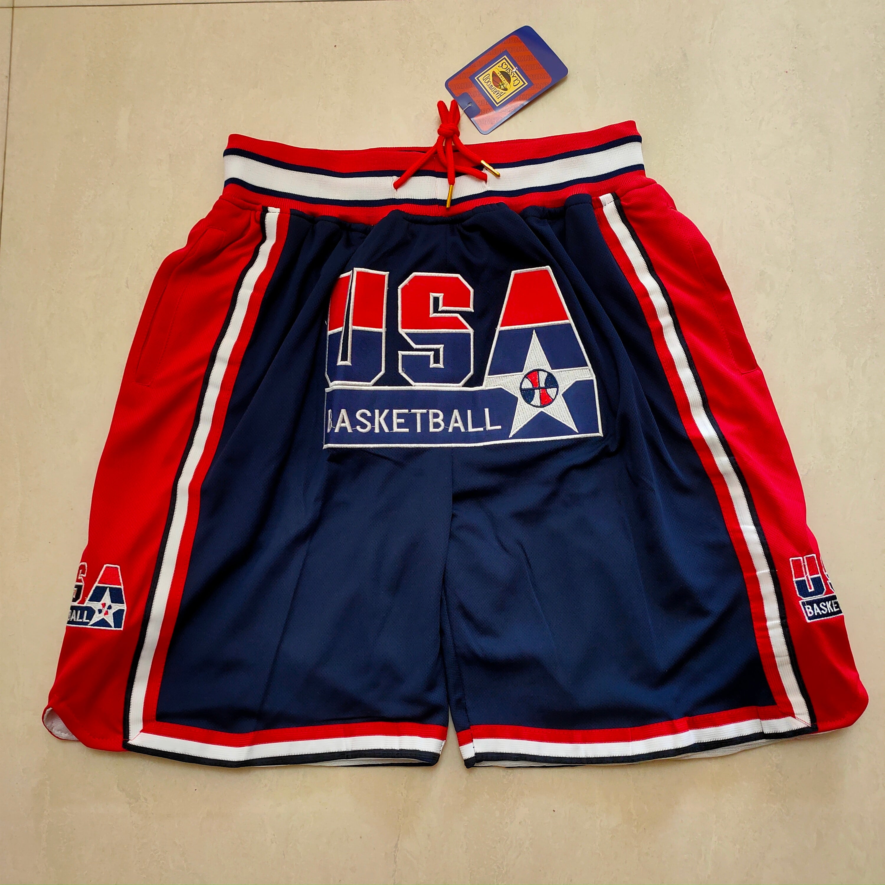 Short USA bleu foncé et rouge