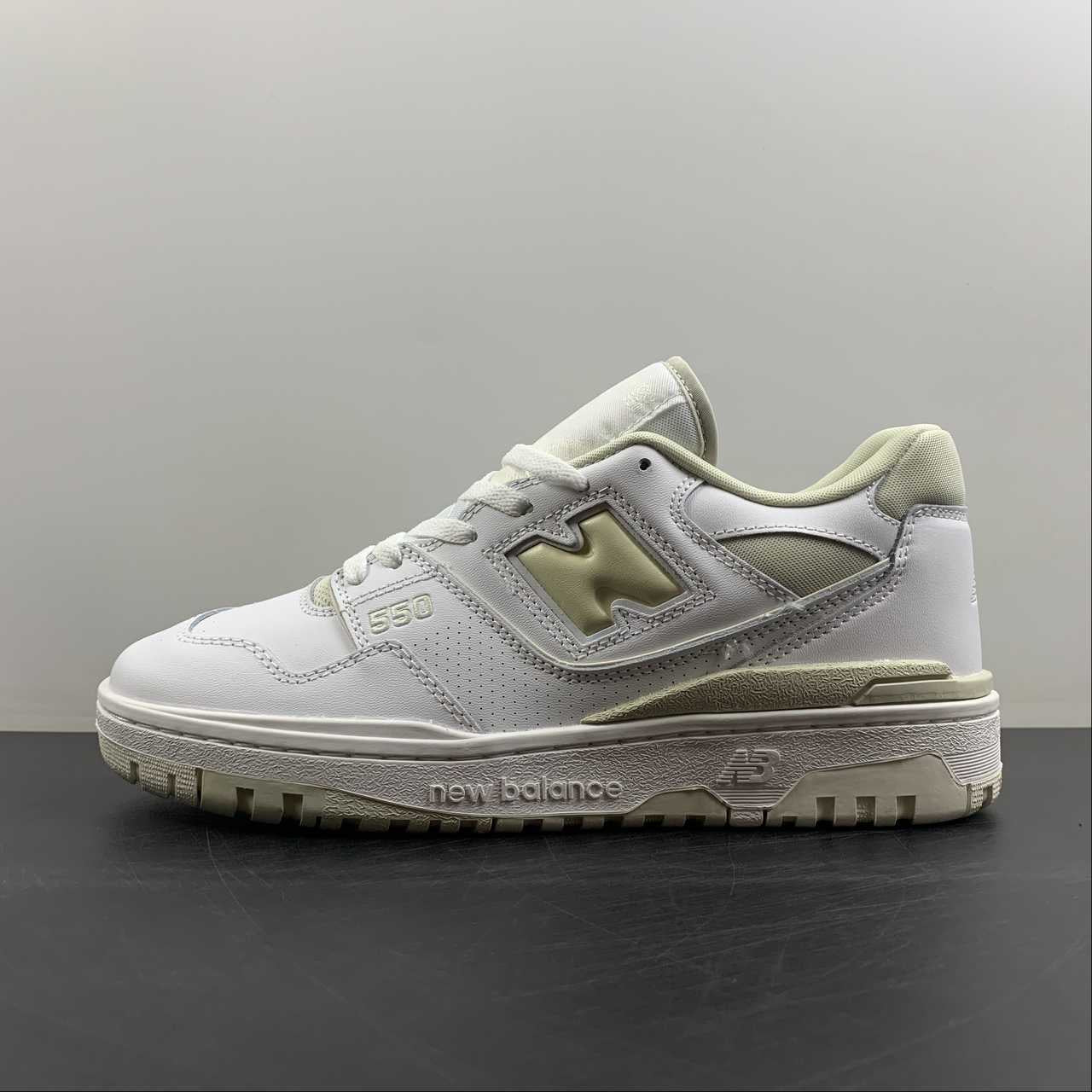 NB 550 creme shoes