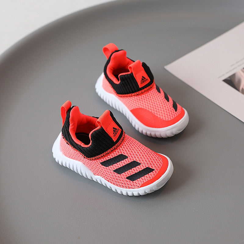 Adidas courir des chaussures rouges