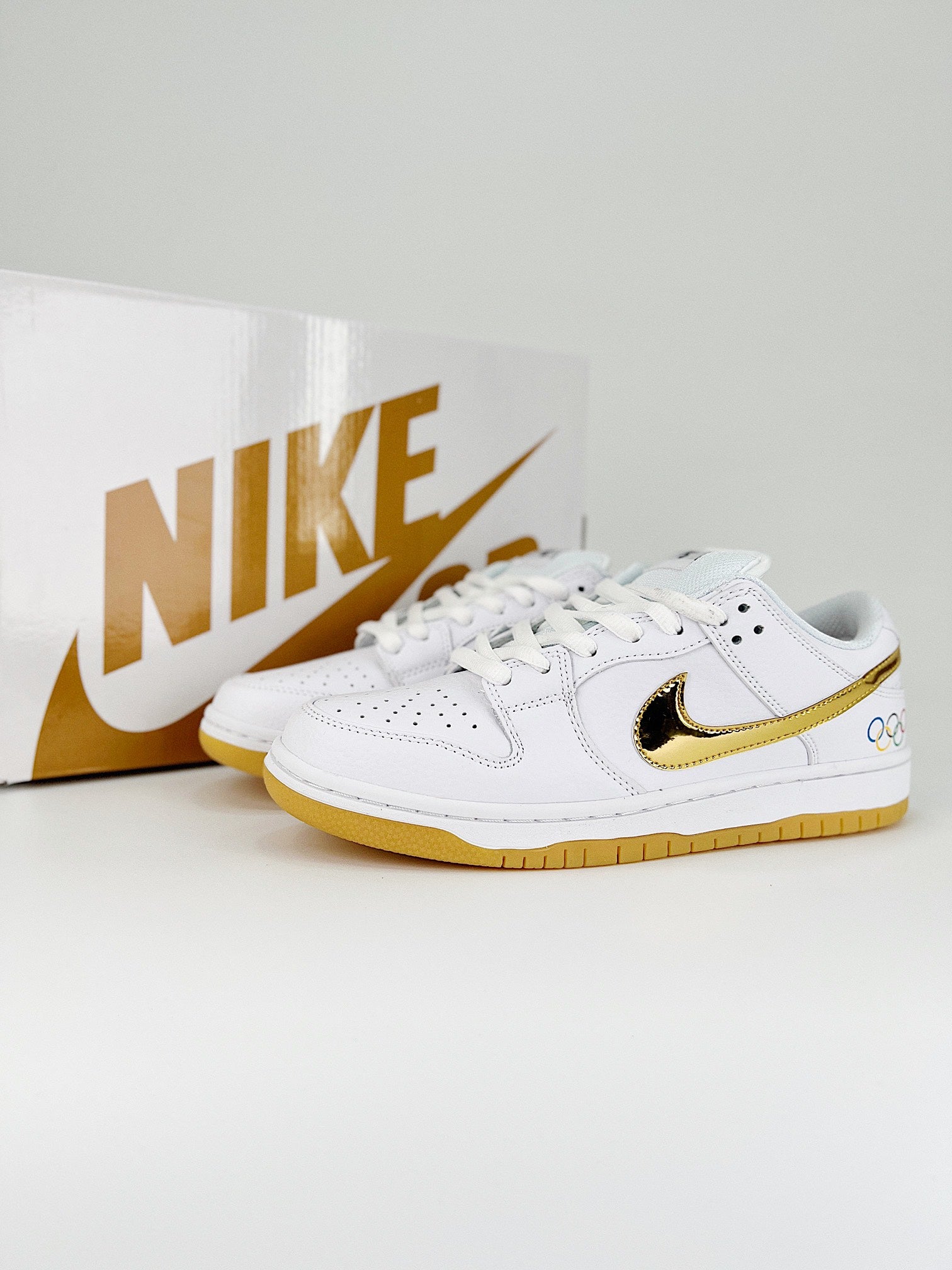 Nike SB Dunk Low golden