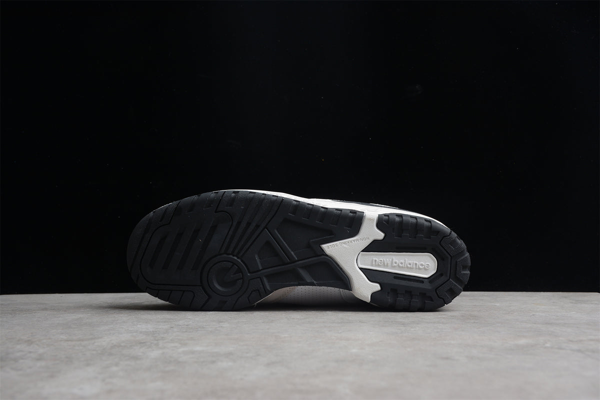 NB 550 black shoes