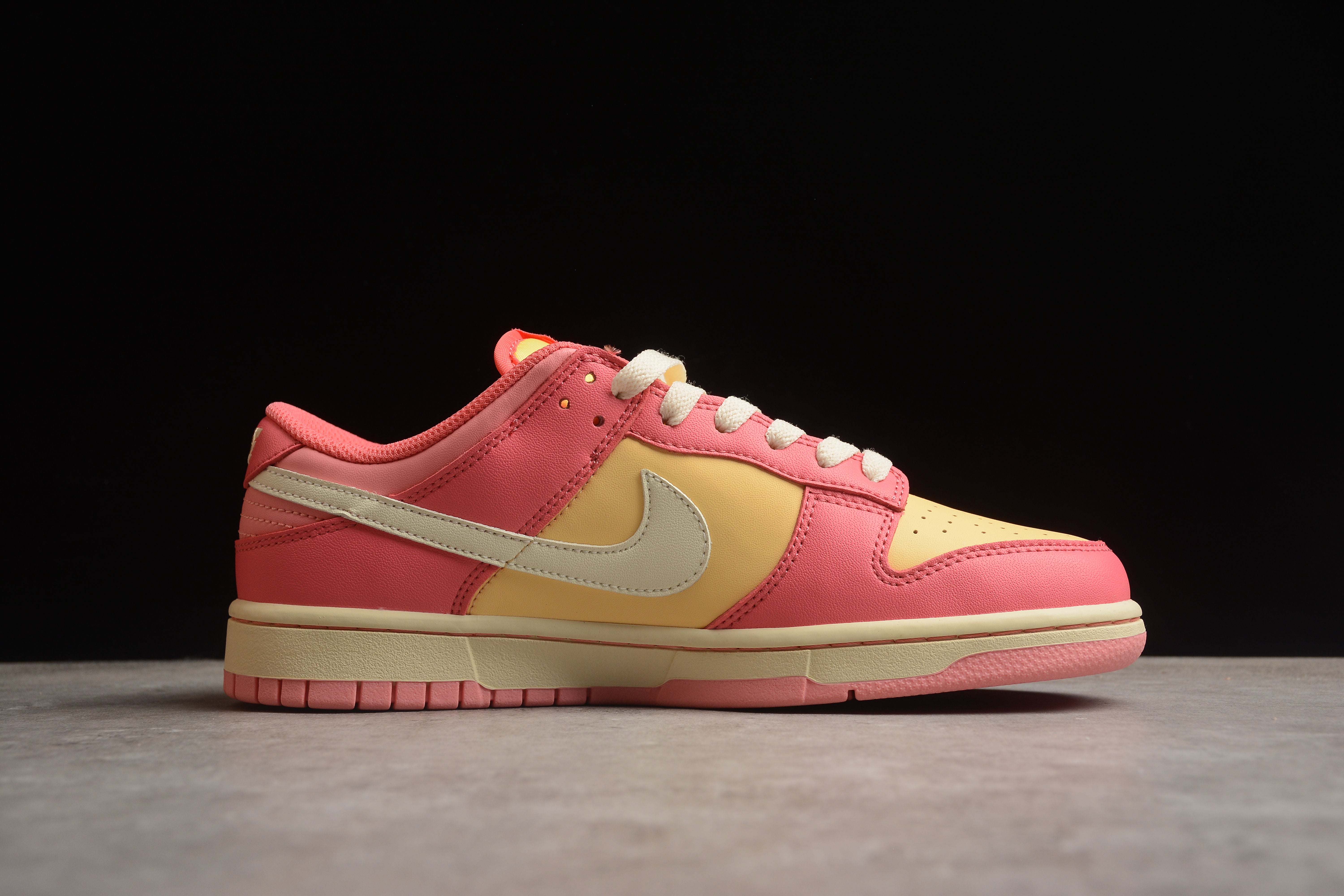 Nike SB dunk low red yellow shoes