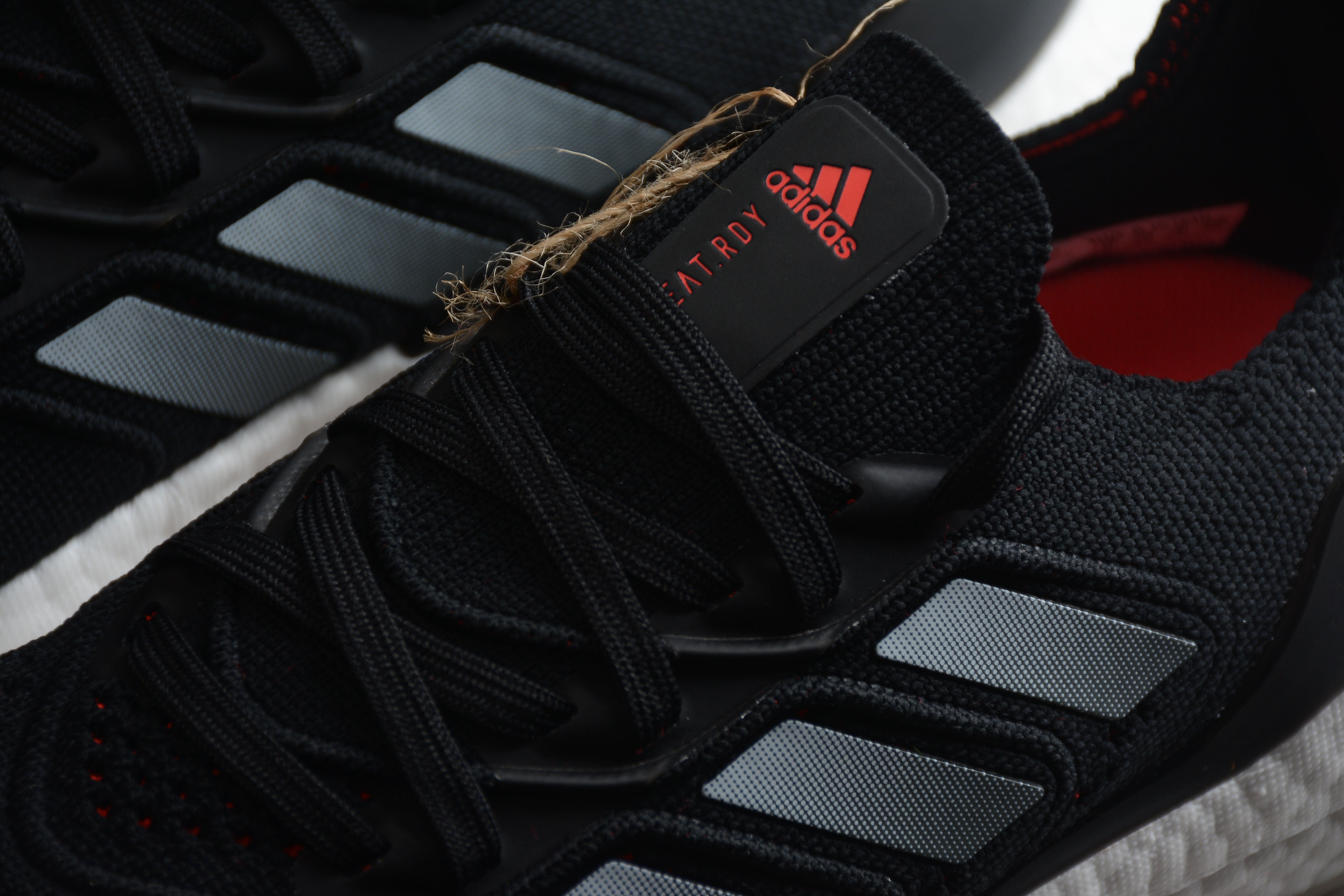 Chaussures Adidas ultraboost noir/bleu