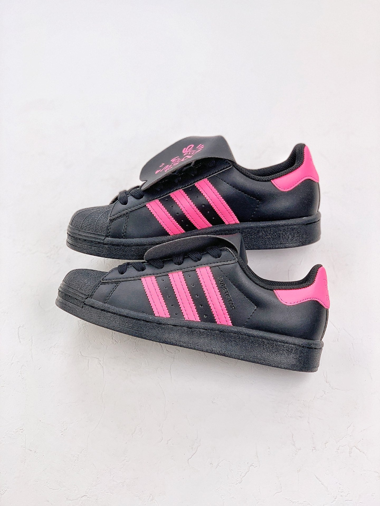 Adidas superstar black pink