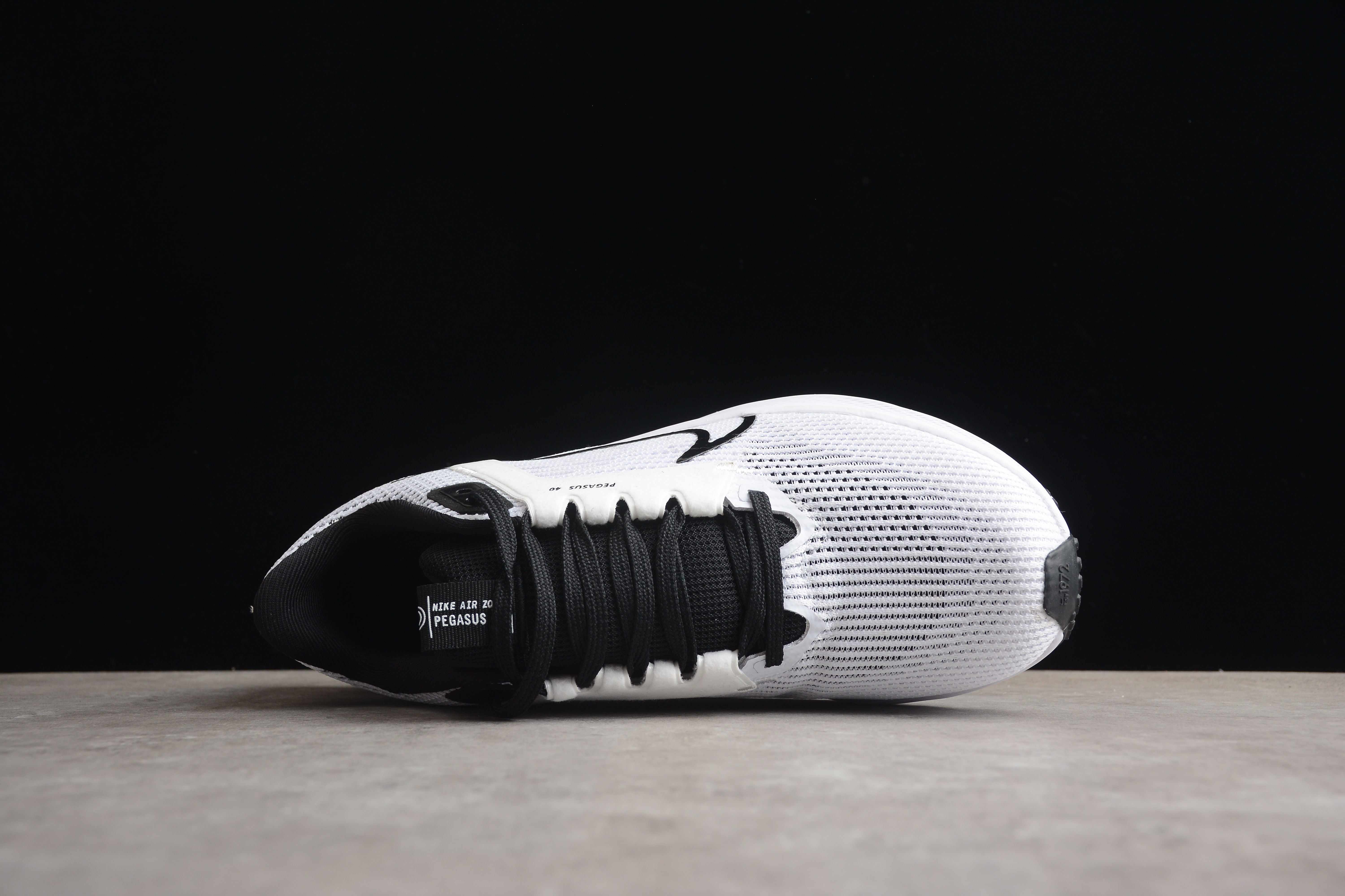 Nike pegasus platinum white black