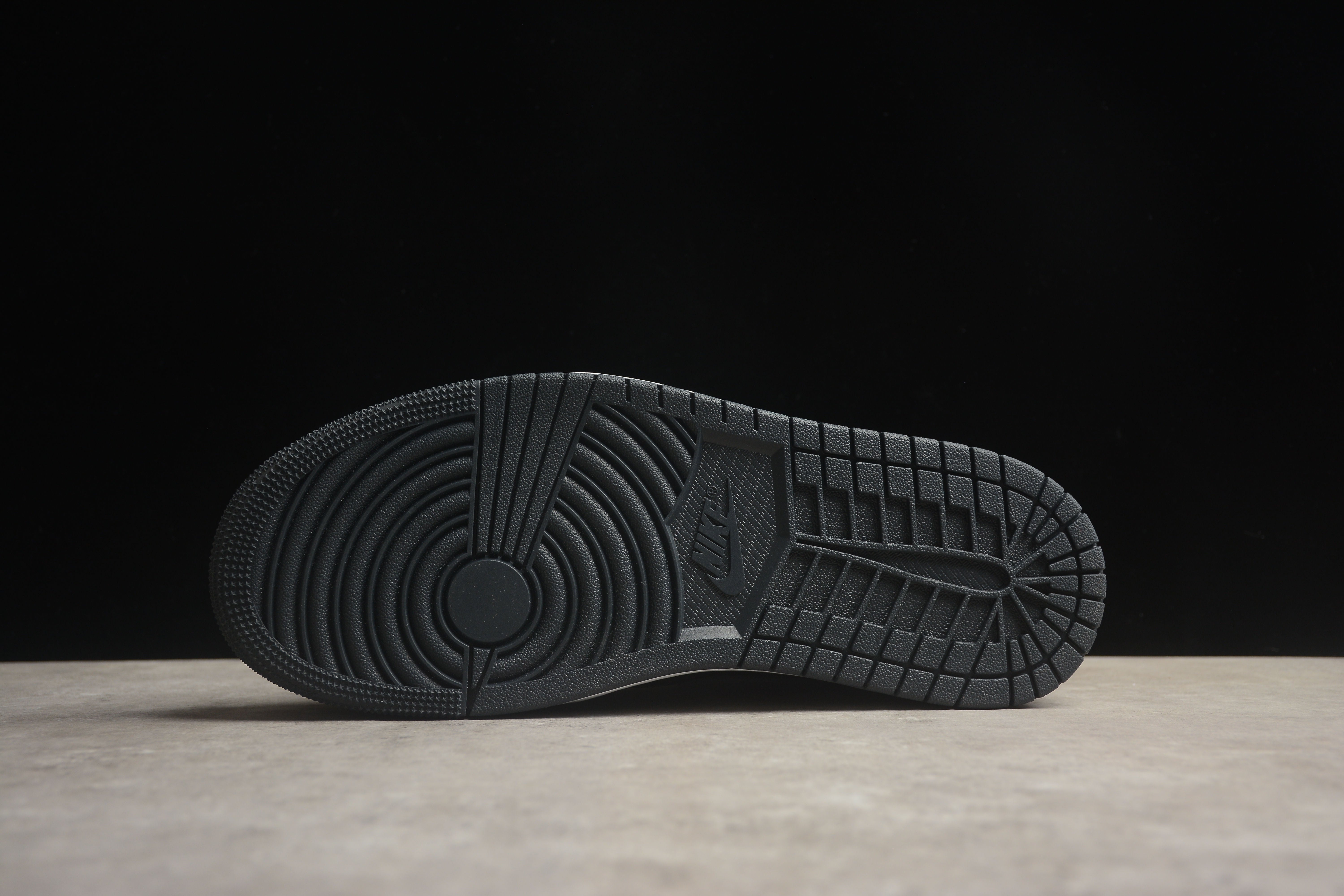 Air jordan low 1 black