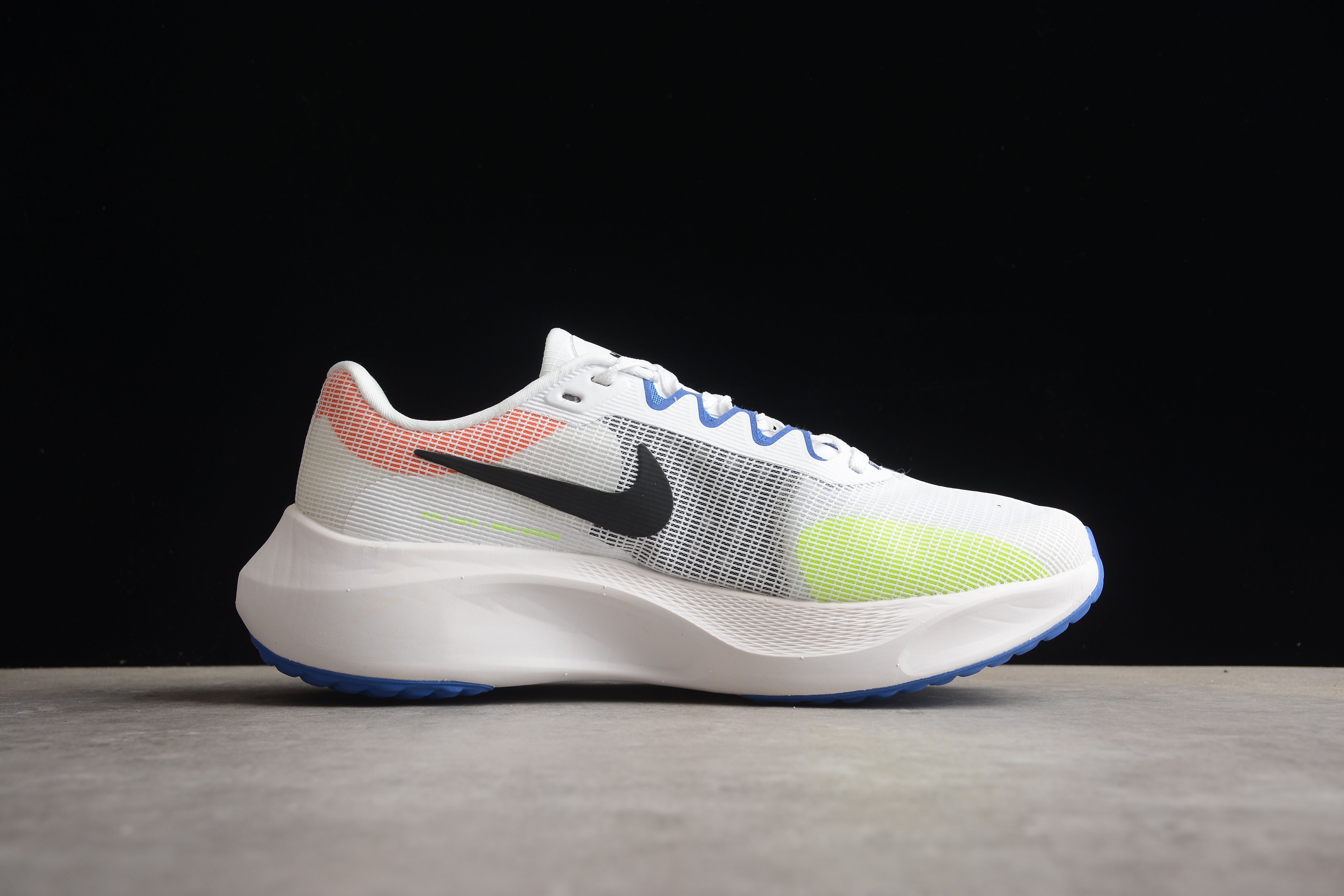 NK zoom Fly 5 white blue
