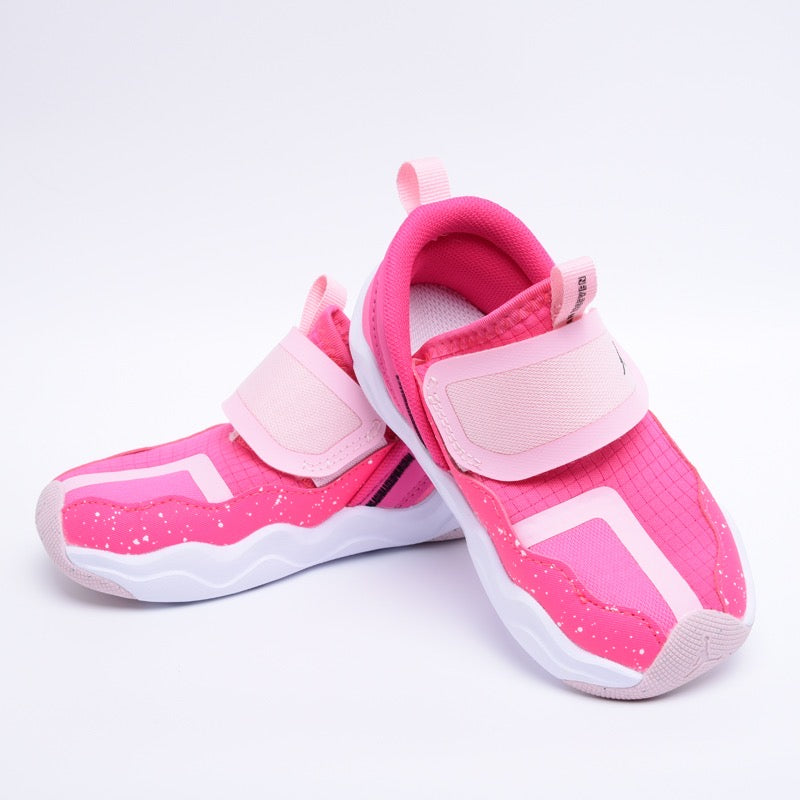 Chaussures Jordan requin rose