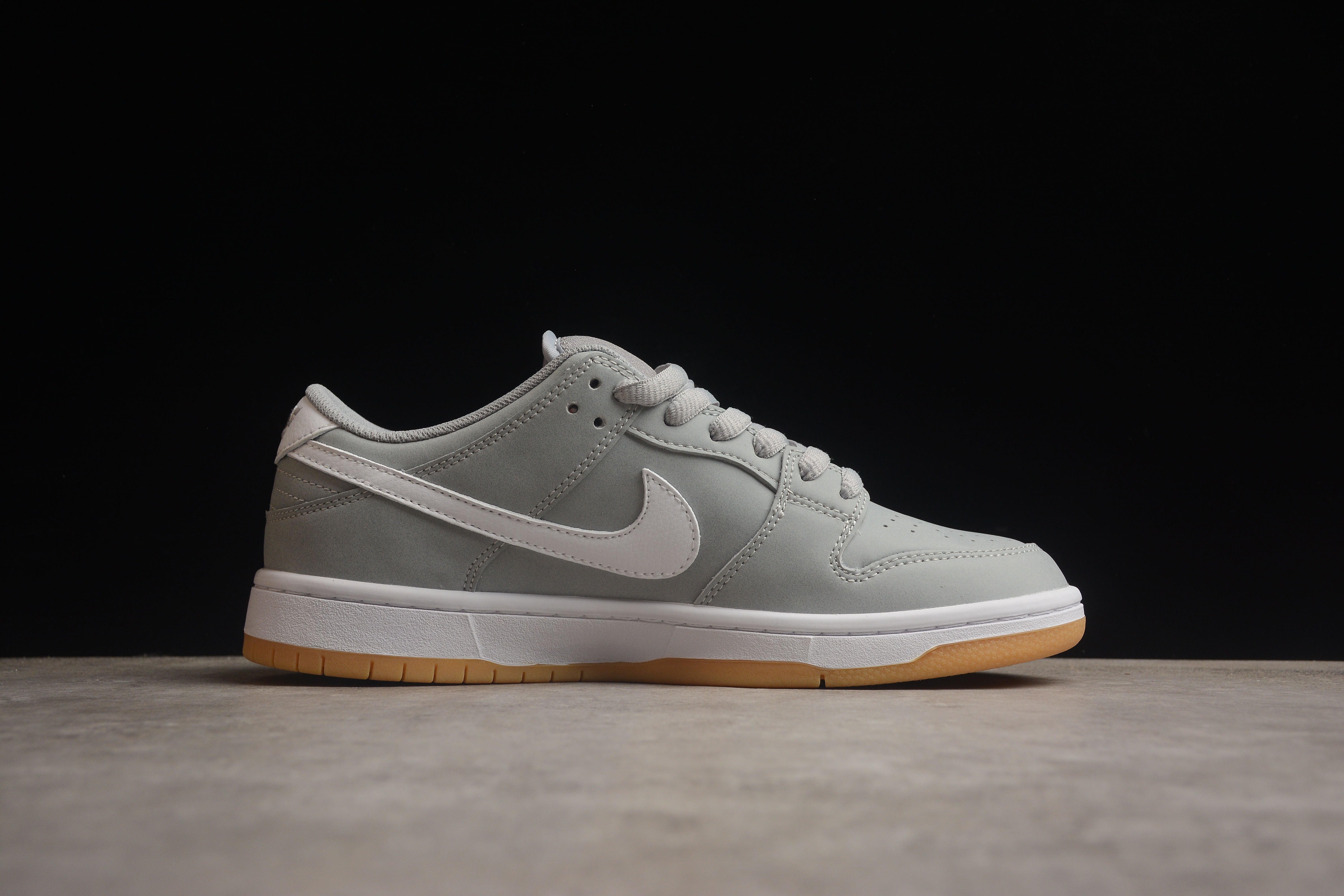 Nike SB dunk low chaussures grises