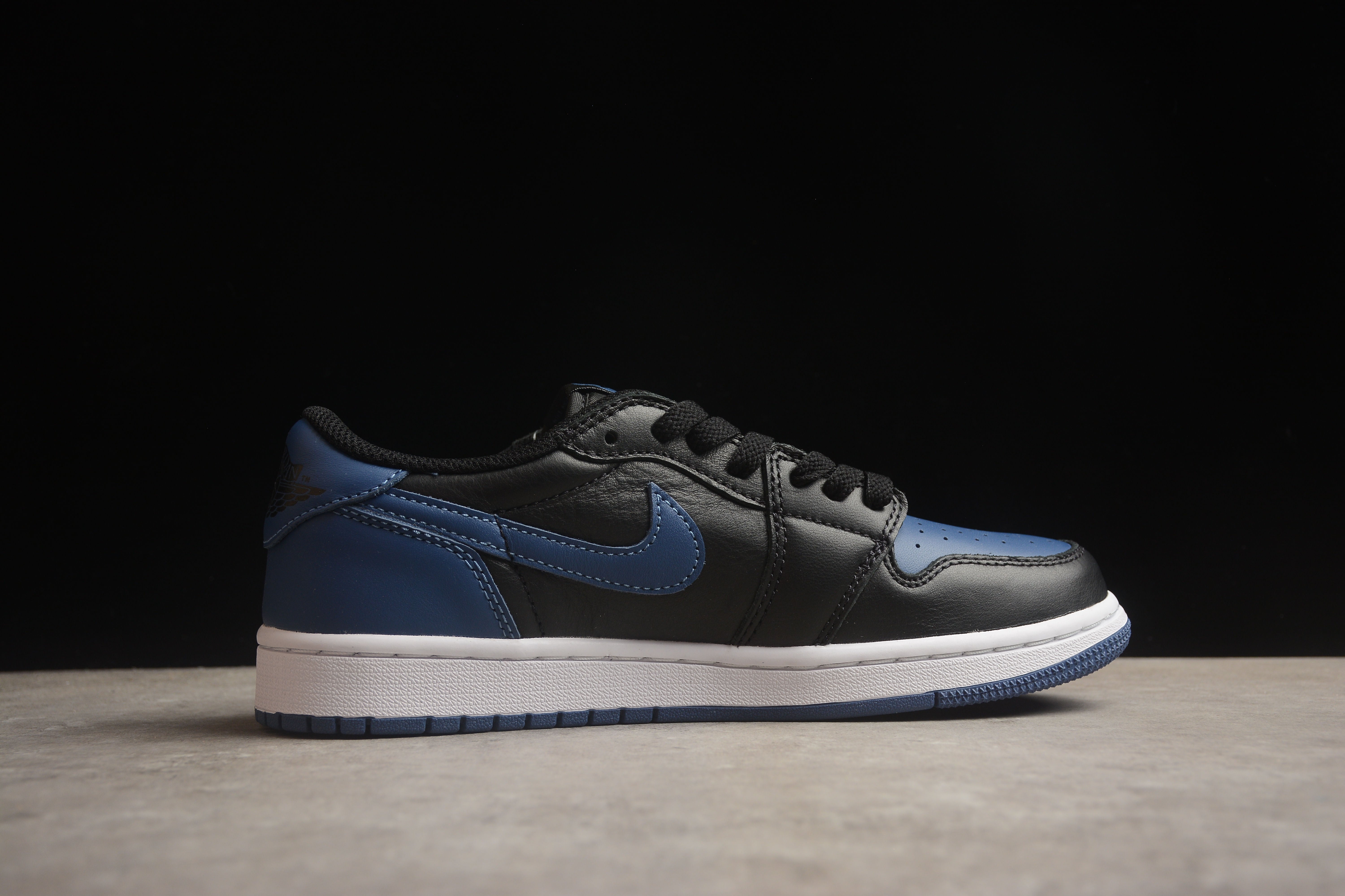 Air jordan low 1 navy