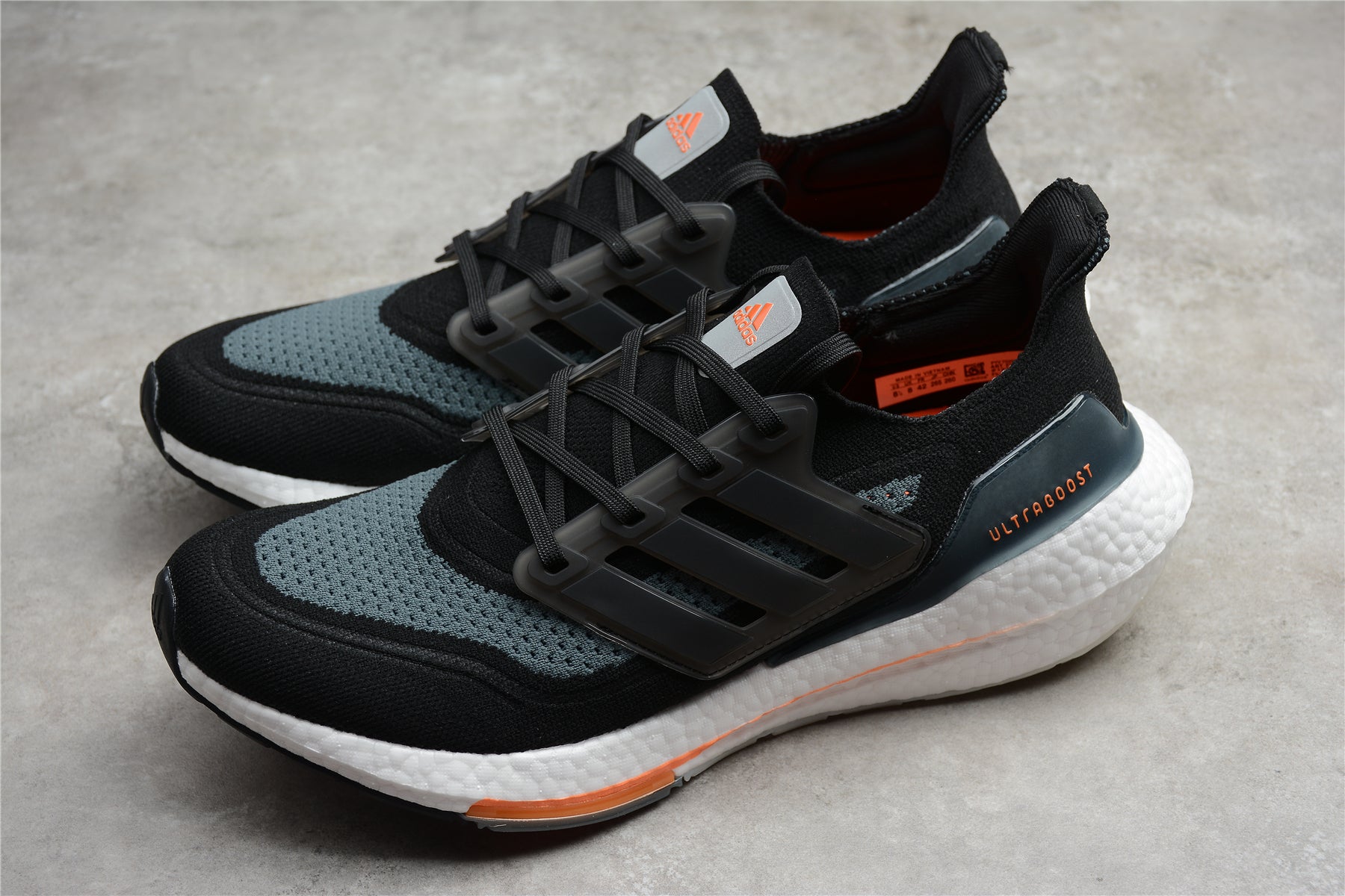 Chaussures Adidas ultraboost noir/gris