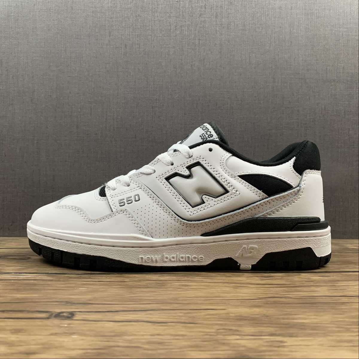 NB 550 black shoes