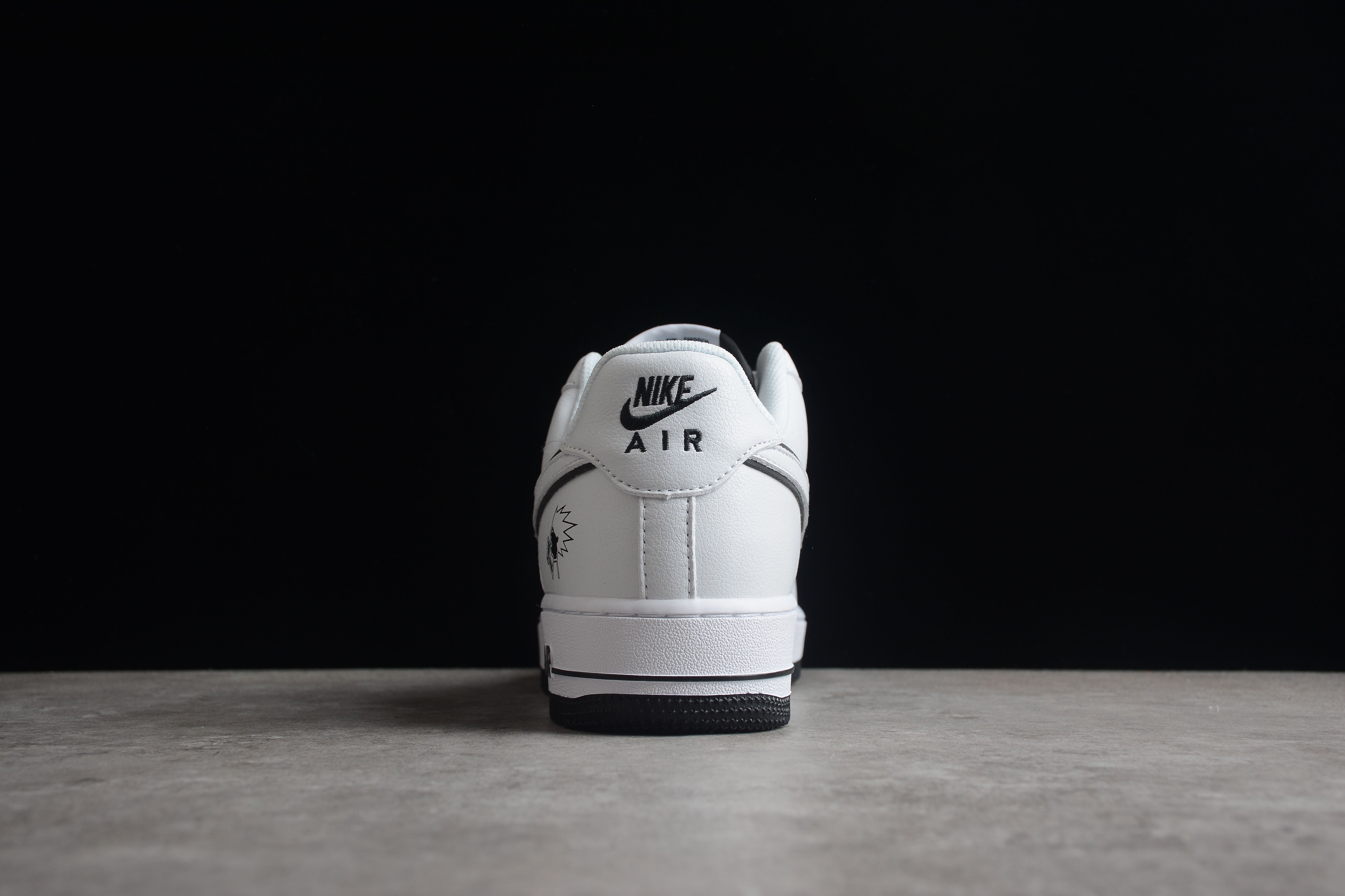 Chaussures Nike Air Force A1 N&amp;B