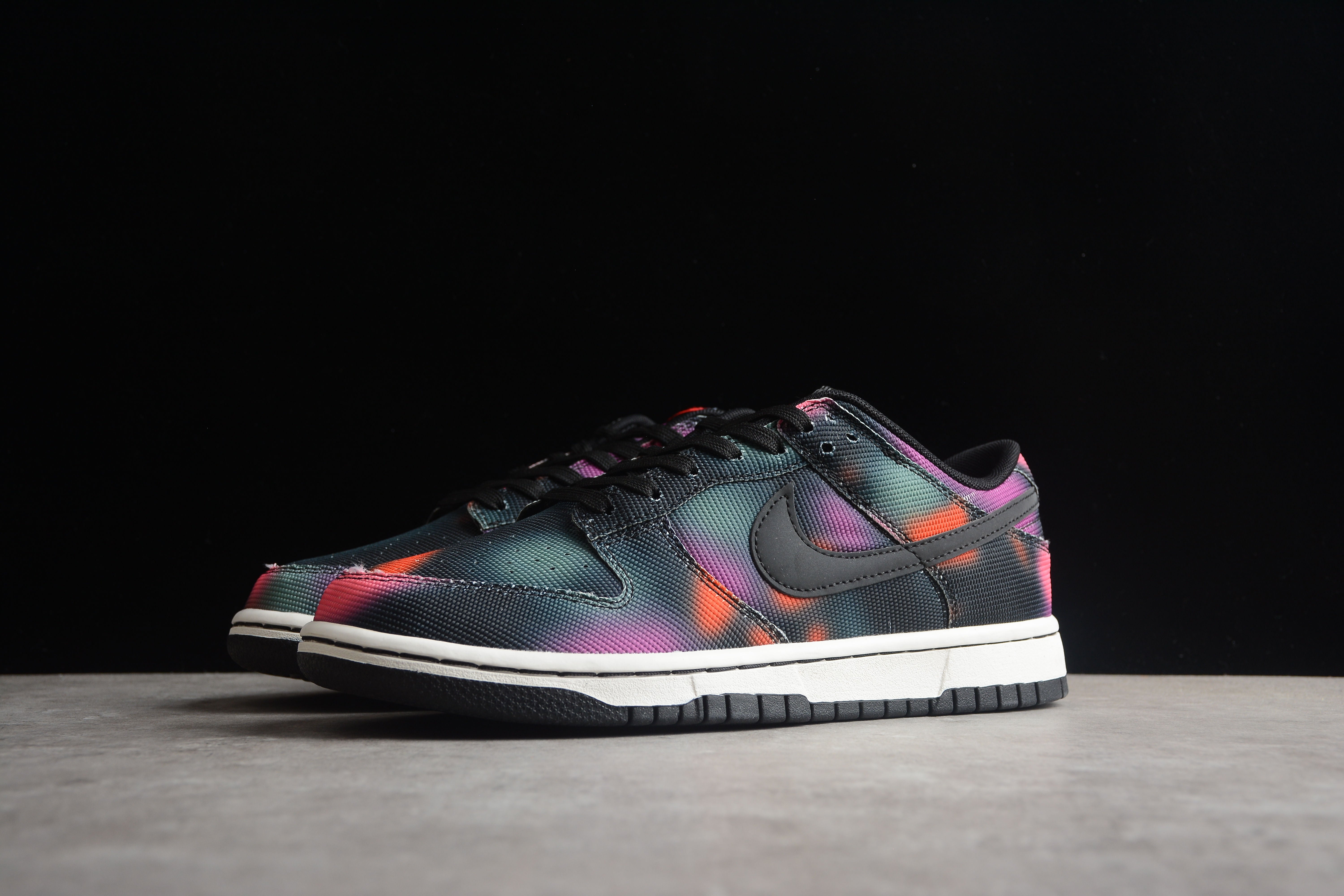 Nike SB dunk low light spot shoes