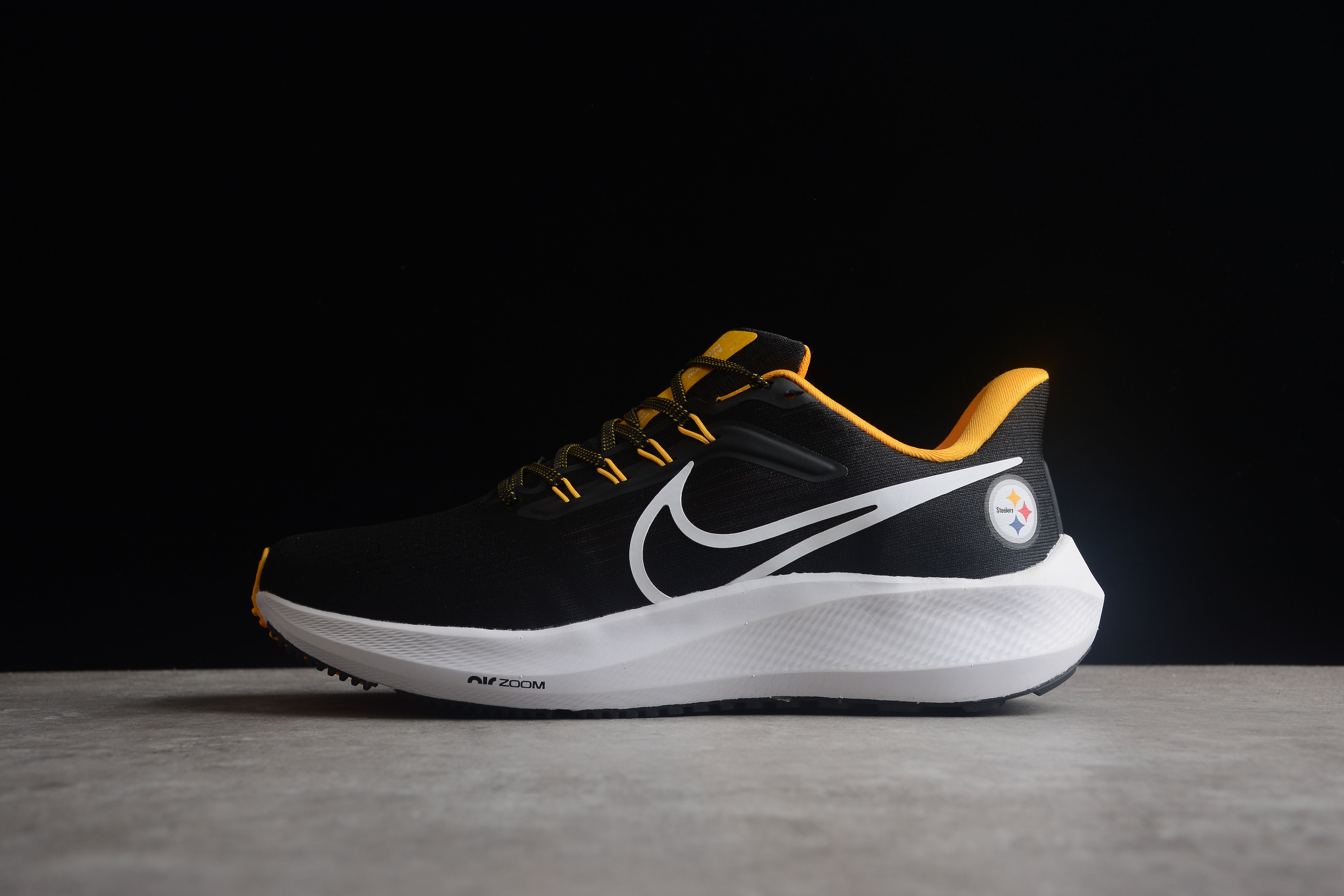 Nike pegasus black yellow