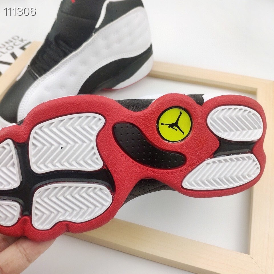 Chaussures Air Jordan 13 Retro BP noir et blanc / rouge
