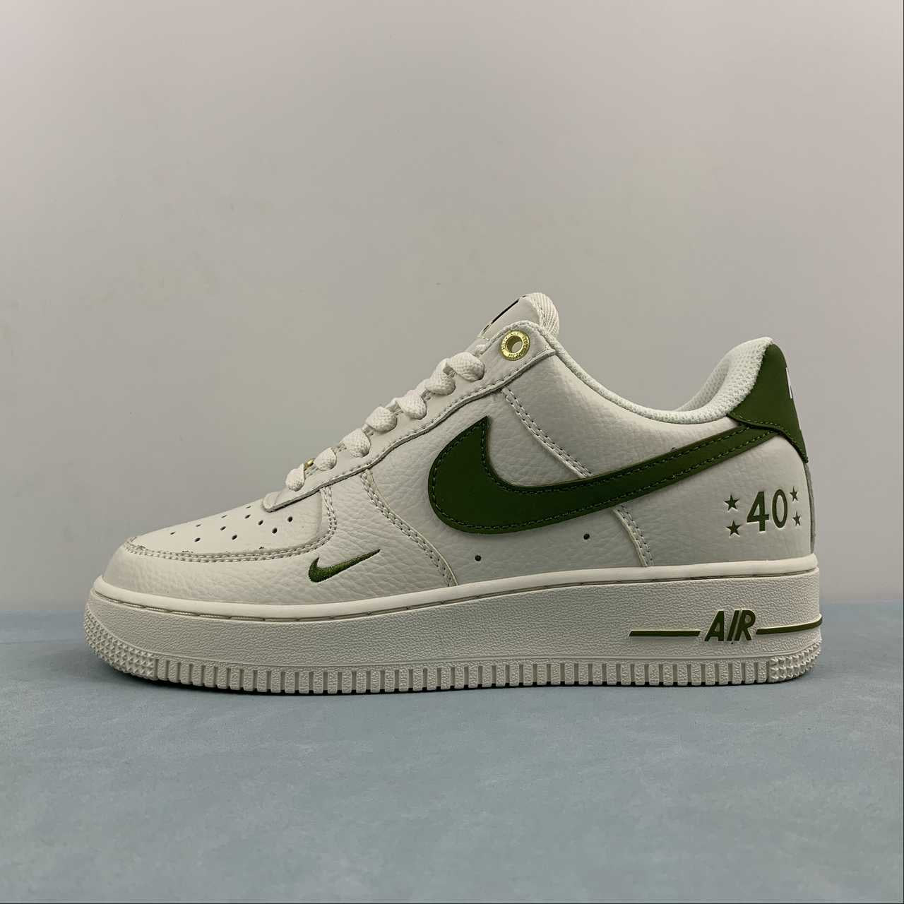 Nike airforce A1 green creme shoes