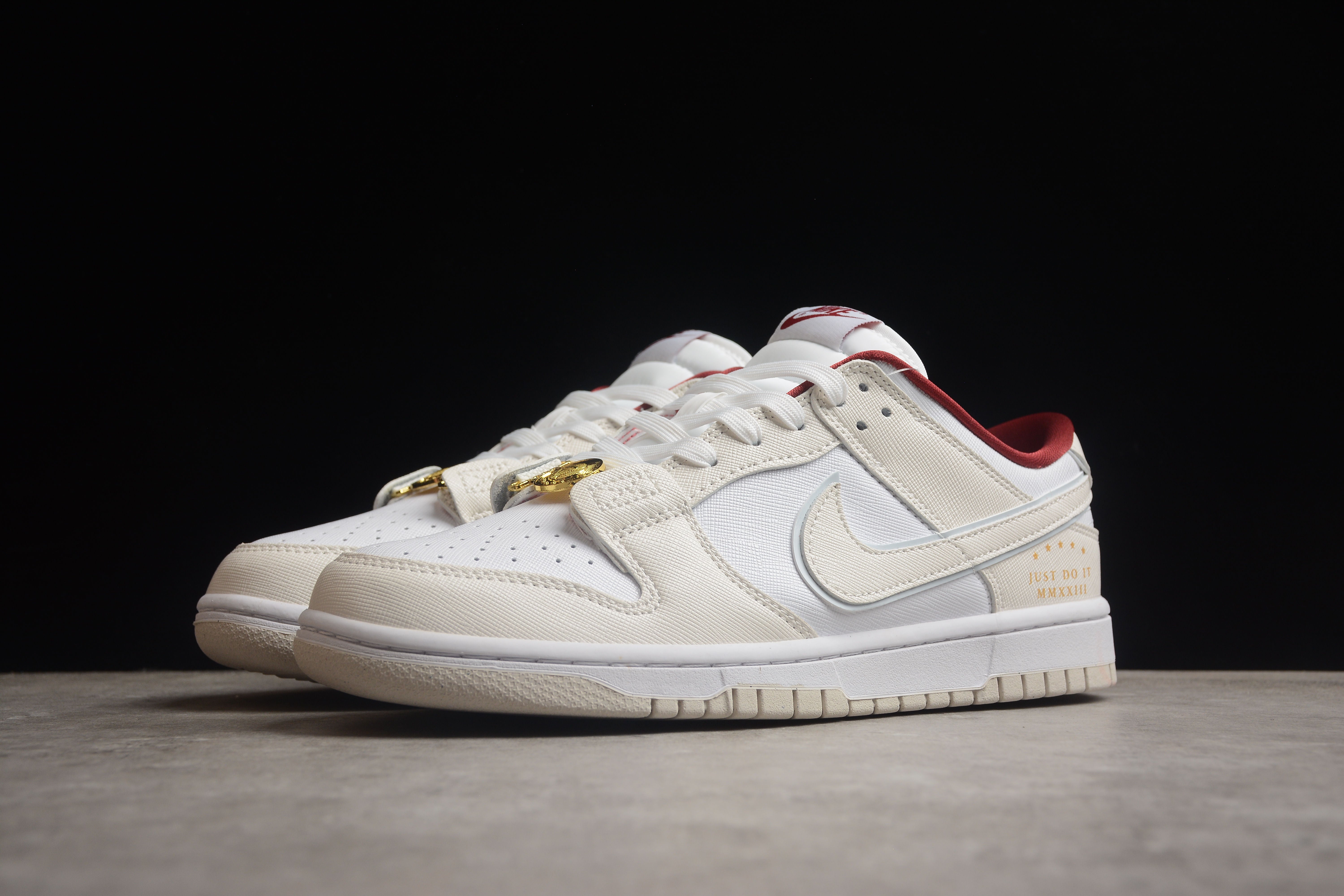 Nike SB dunk low metal buckle shoes