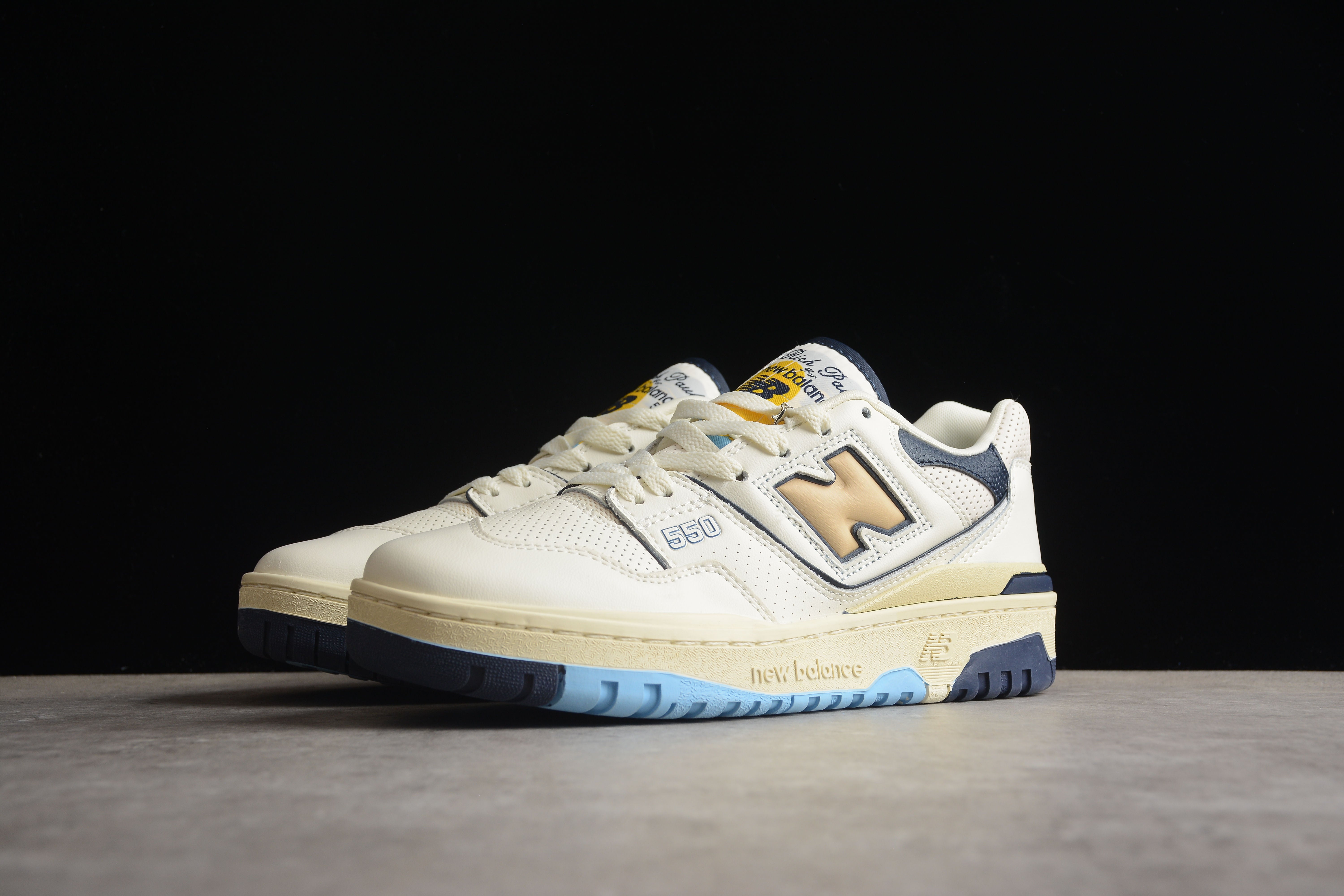 Chaussures NB 550 beige bleu