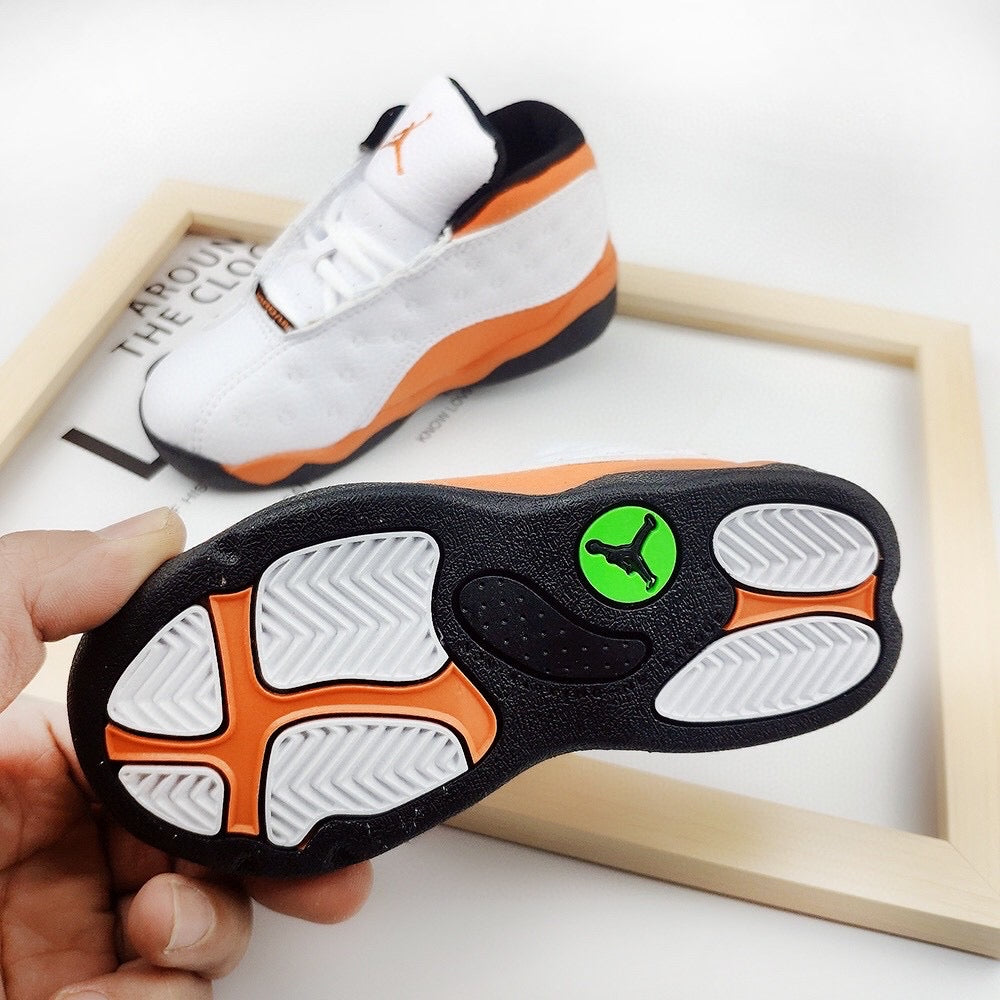 Chaussures Air Jordan 13 Retro BP blanches et orange