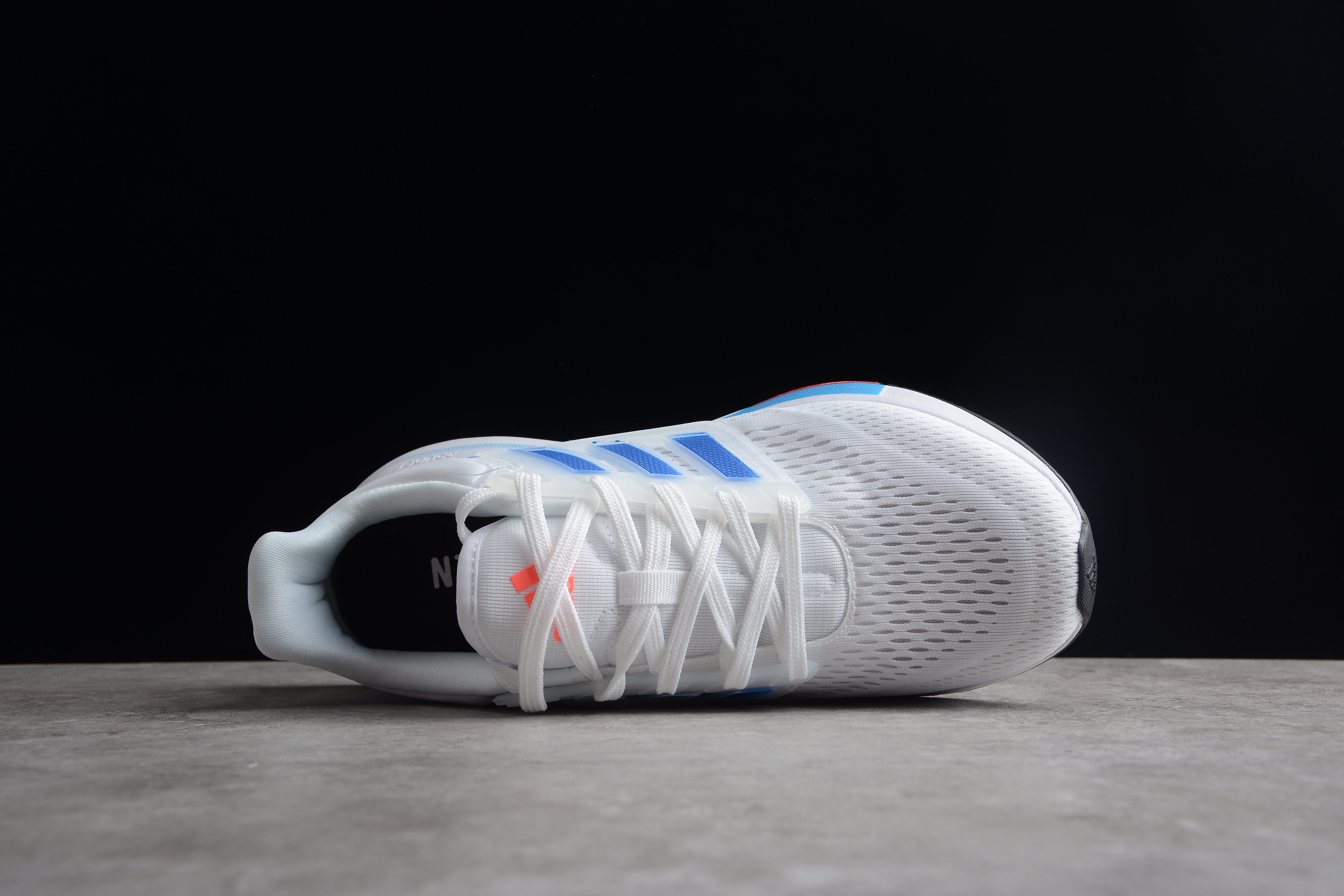 Adidas EQ21 RUN white/blue