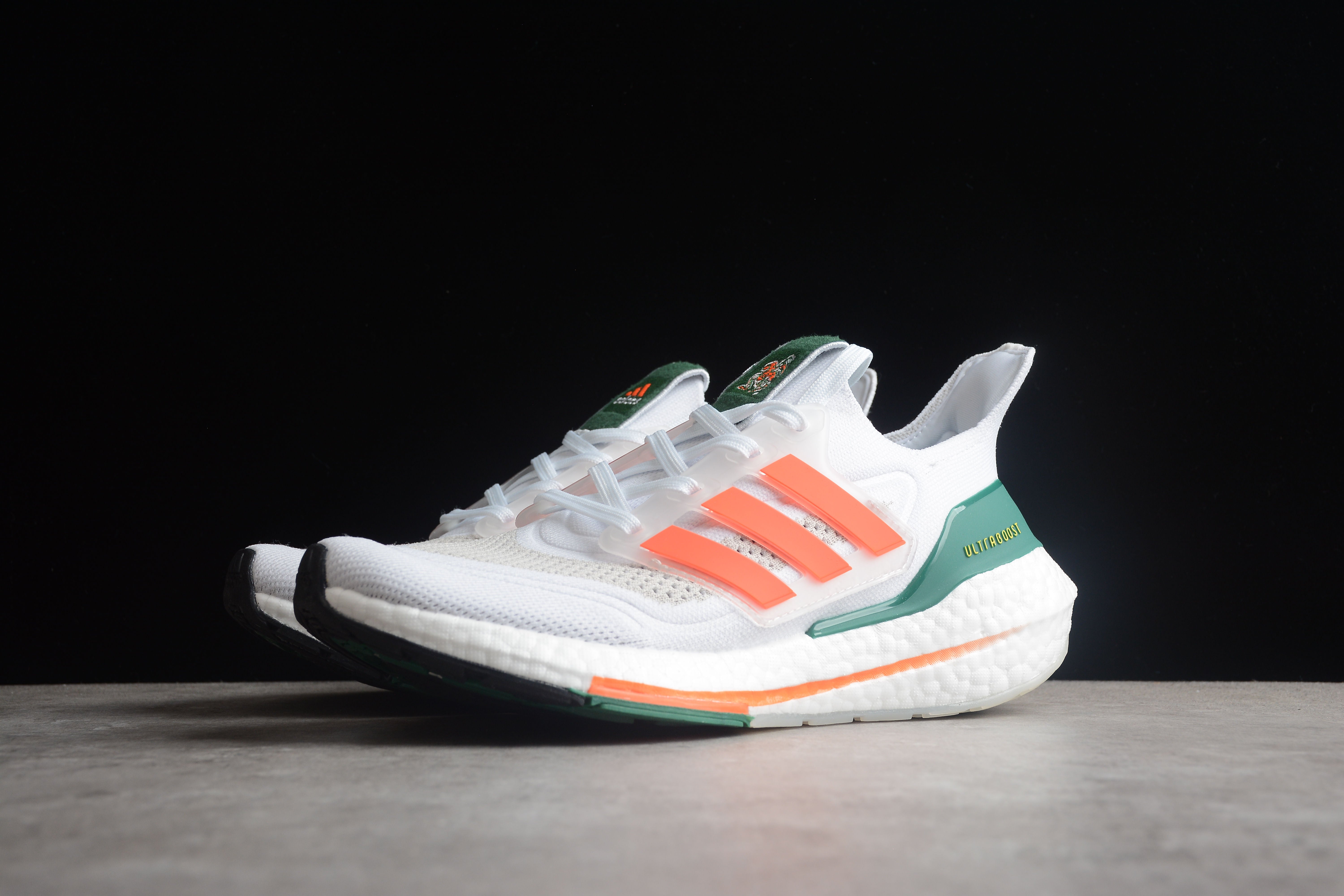 Chaussures Adidas ultraboost blanc/orange/vert