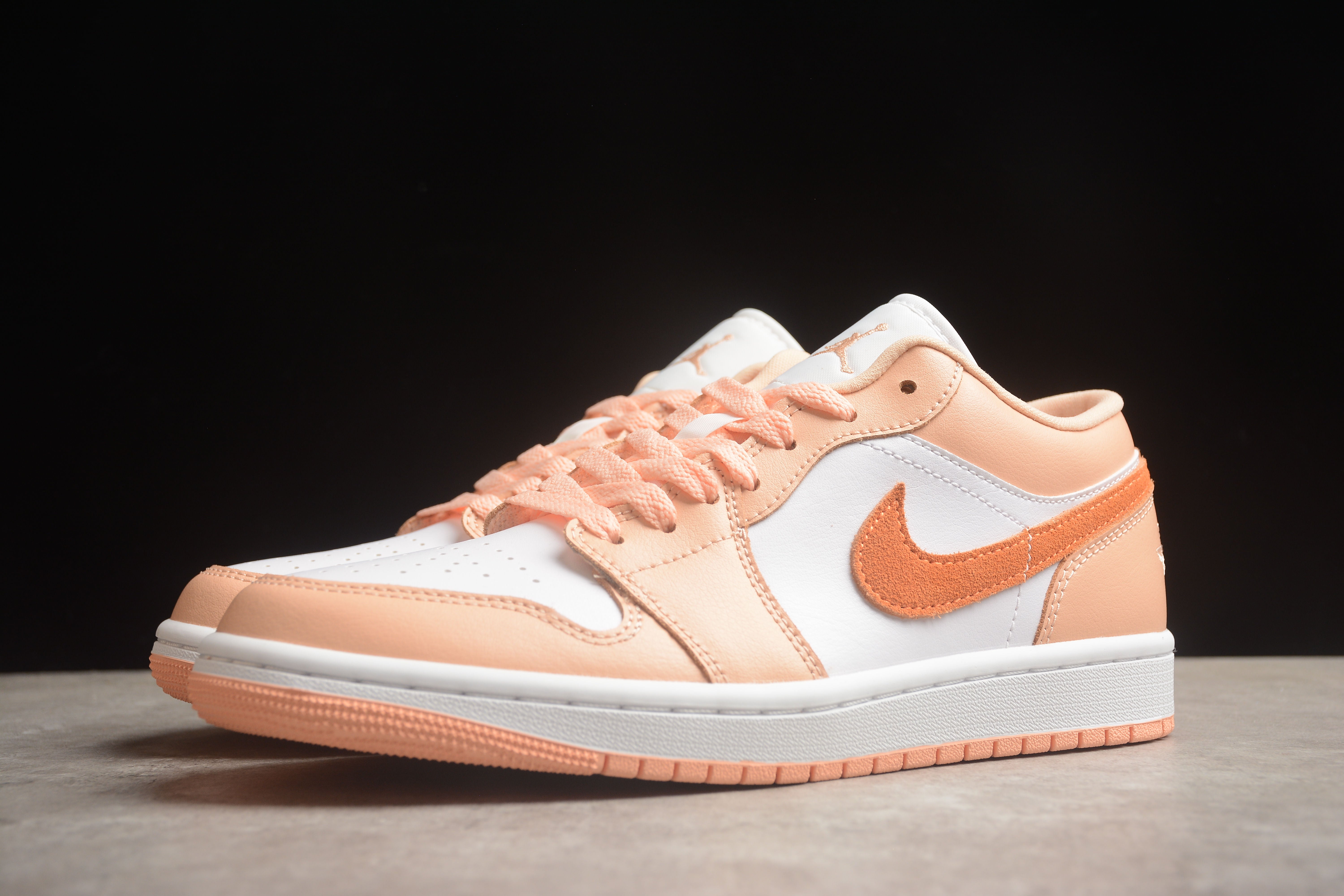 Air jordan low 1 peachy