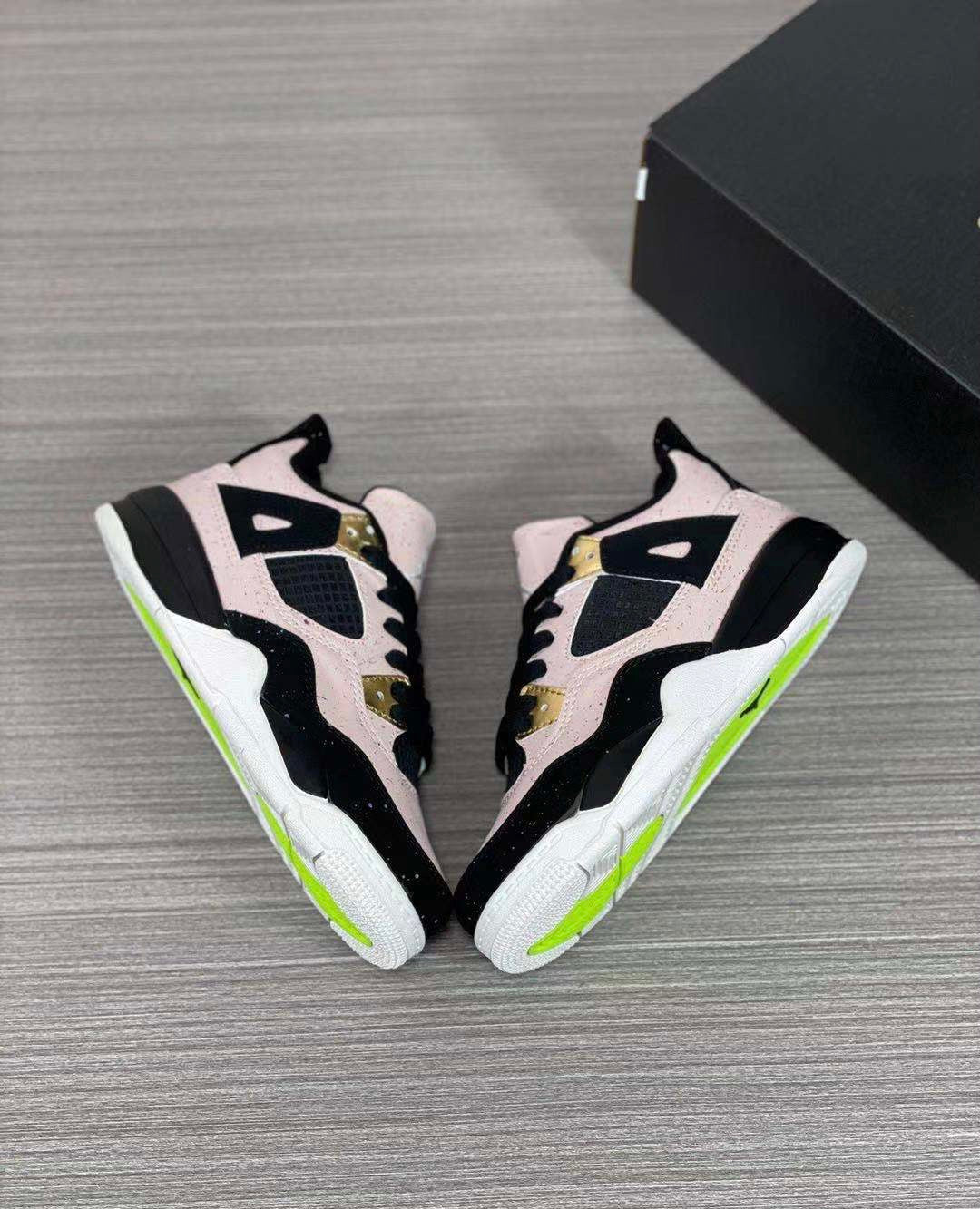 Nike air jordan 4 chaussures éclaboussures