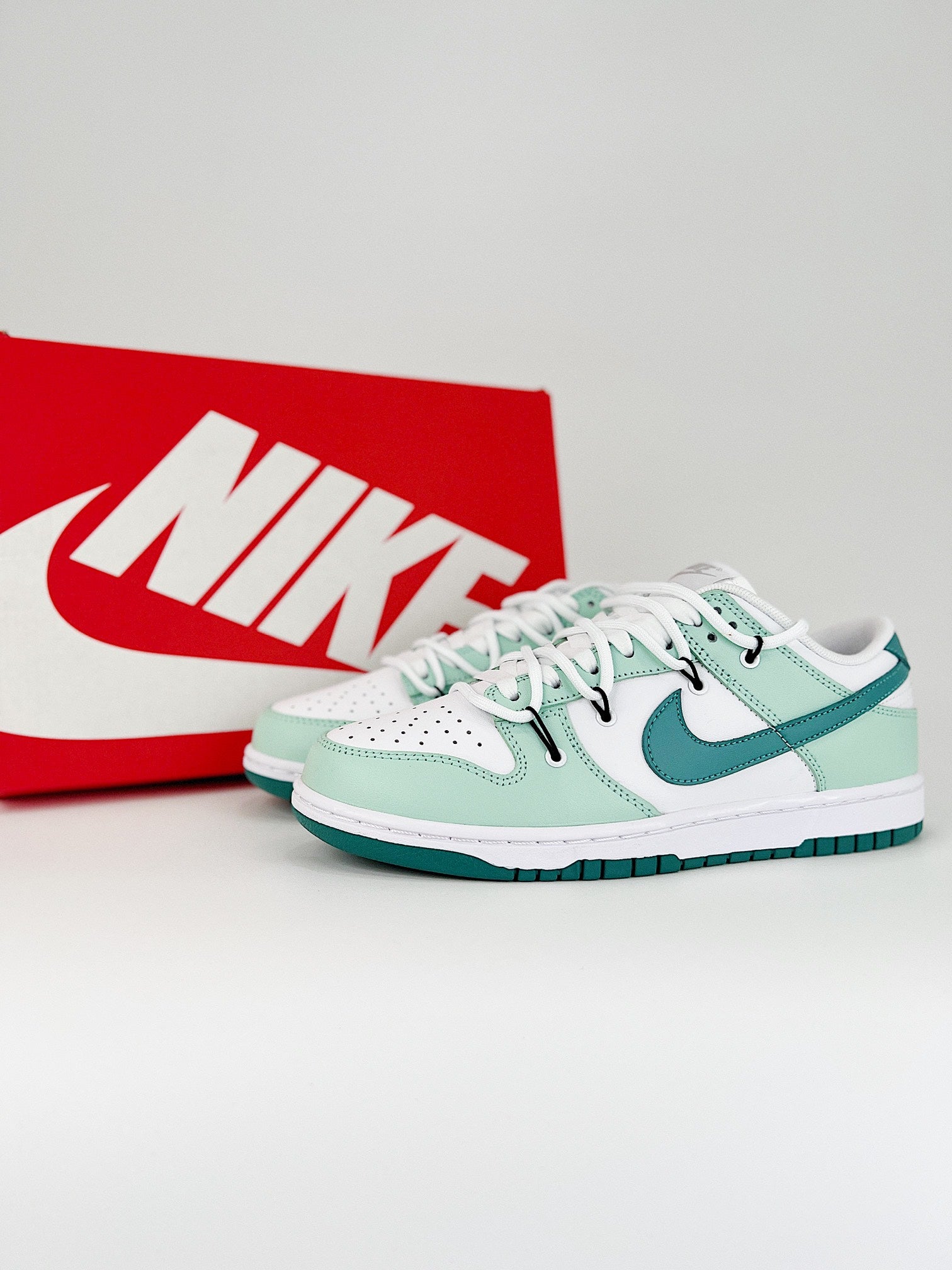 Nike SB Dunk low mint green