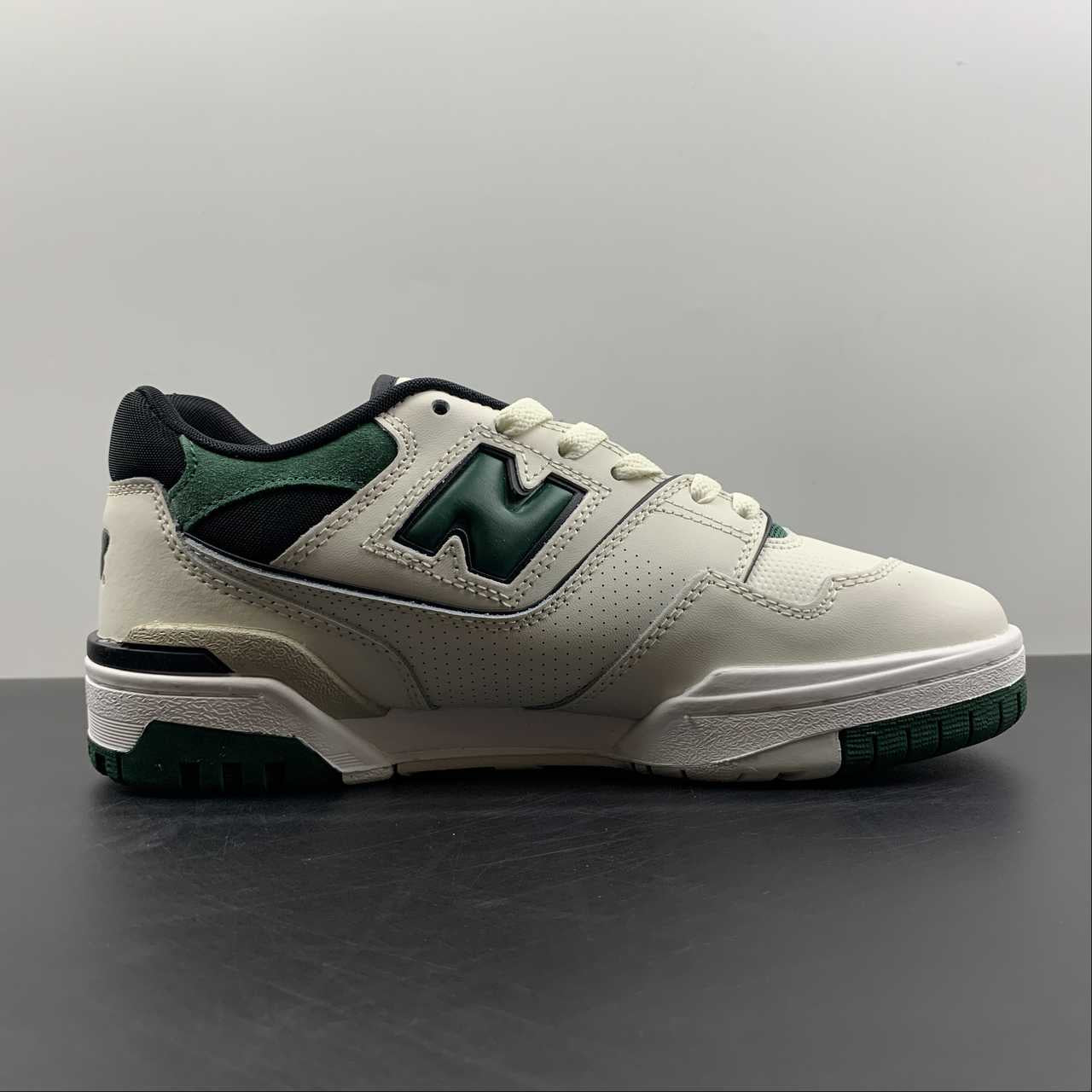 NB 550 green/black shoes