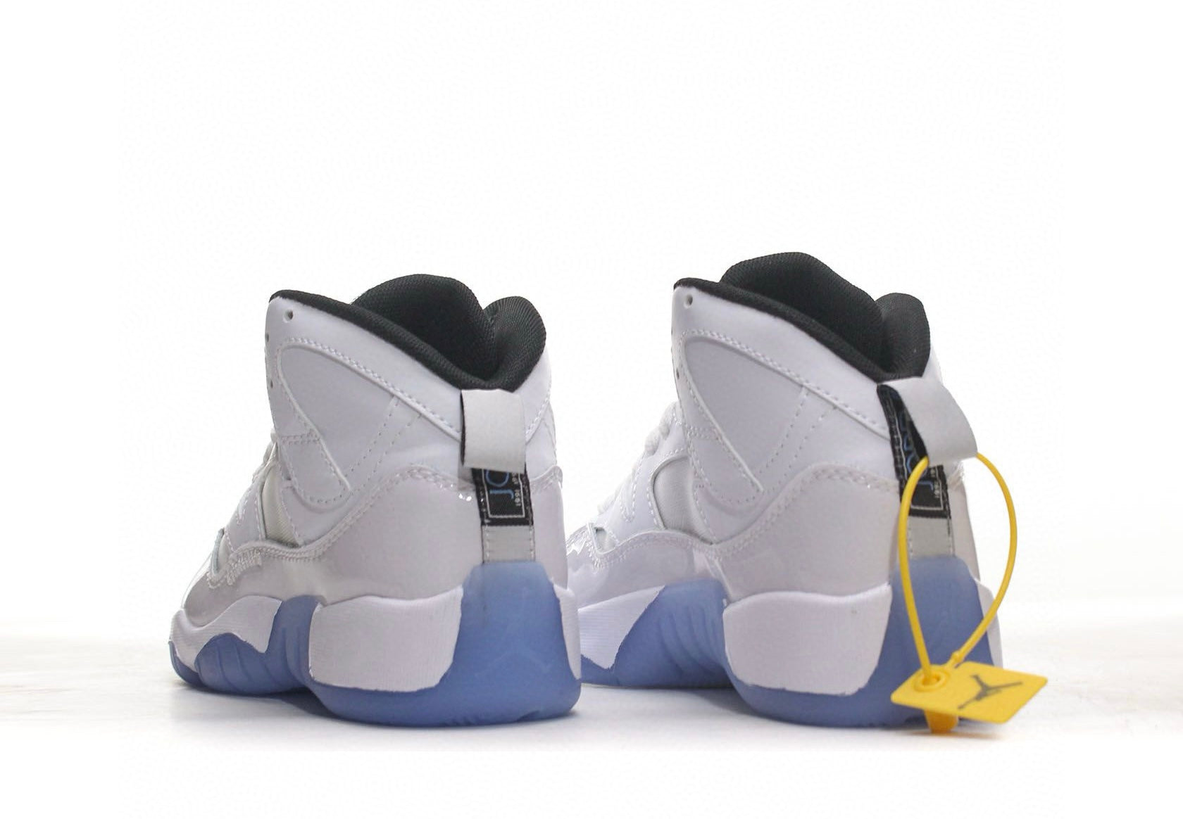 Nike air jordan retro white shoes