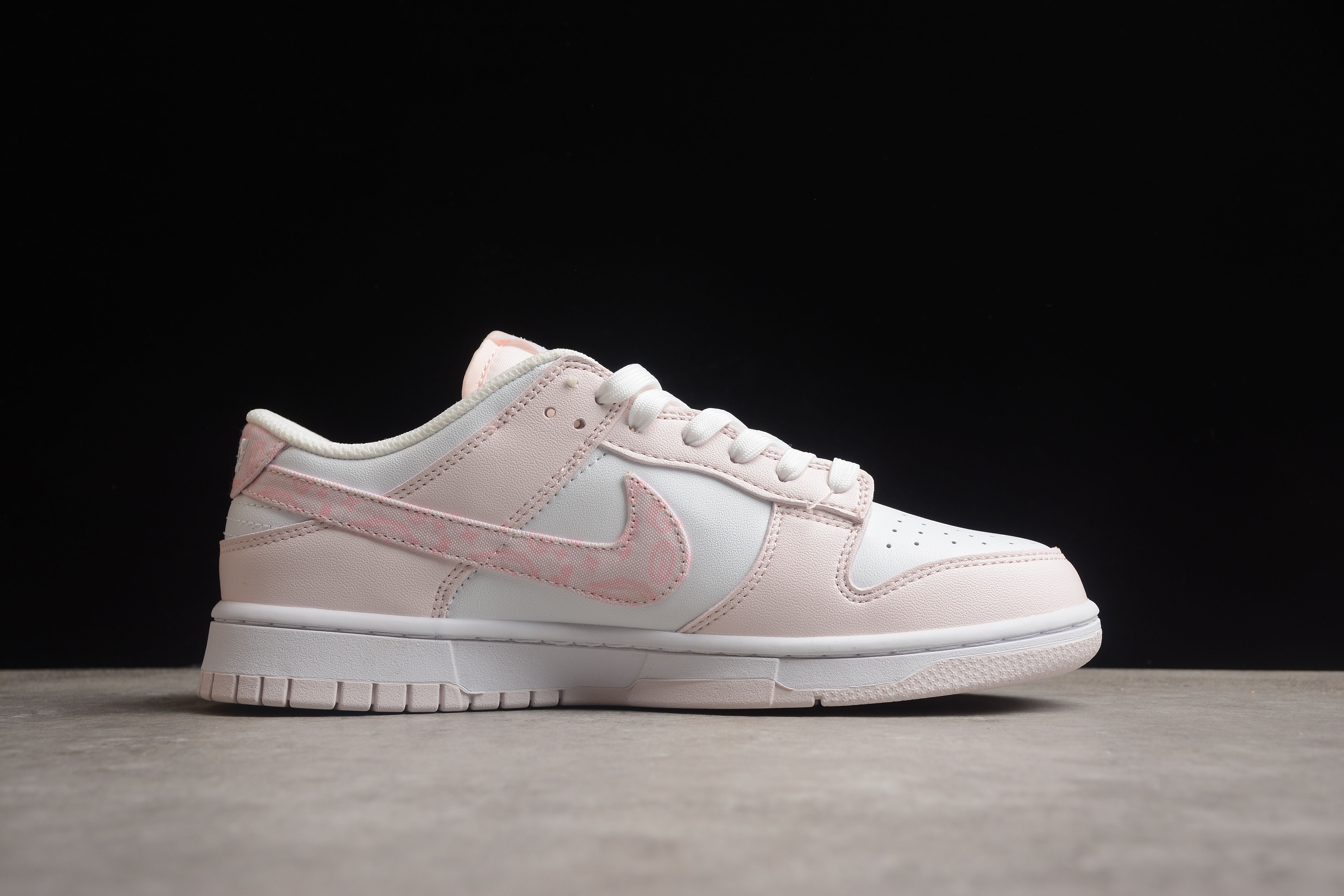 Nike SB dunk low chaussures rose bébé