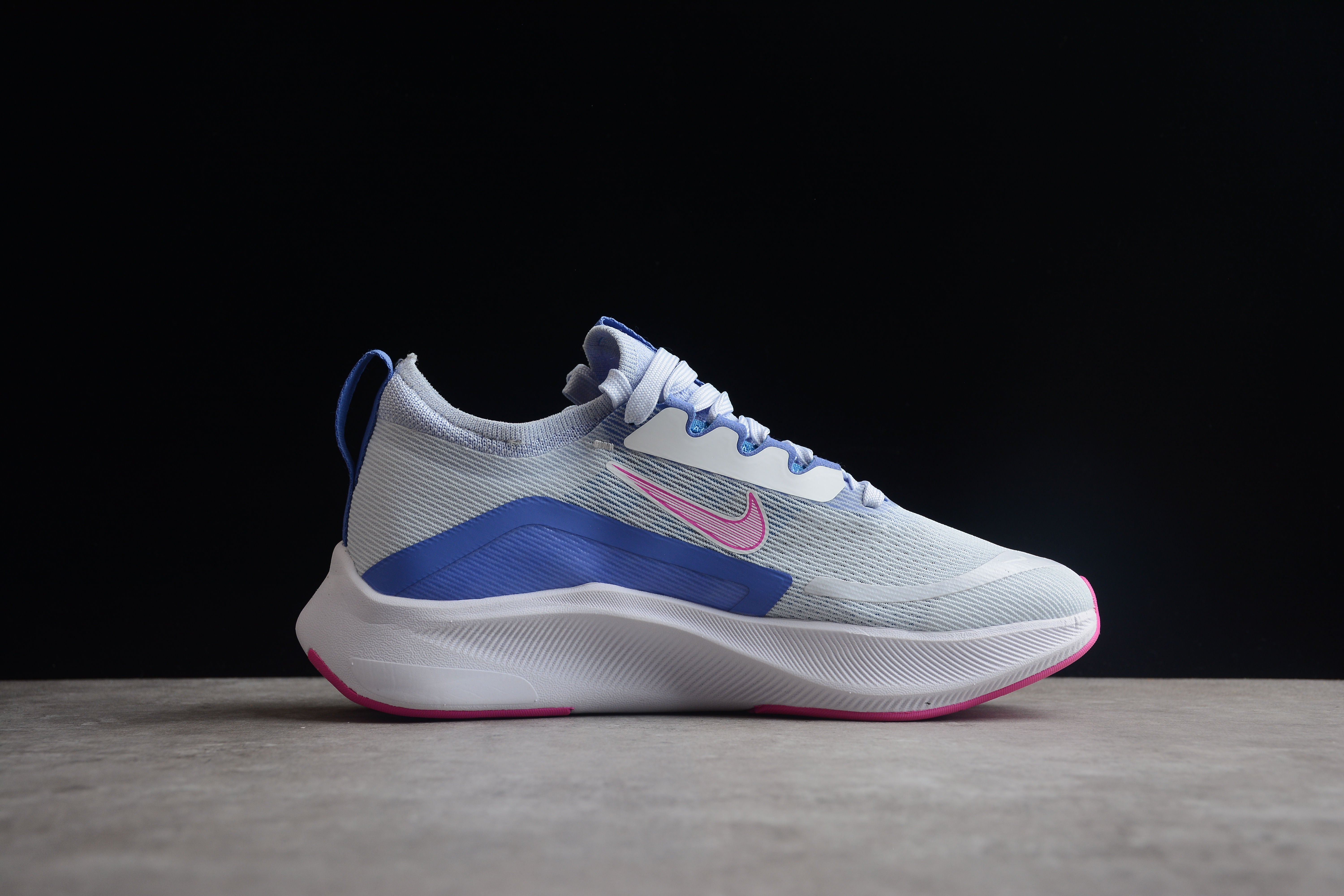 NK zoom Fly 4 blue pink