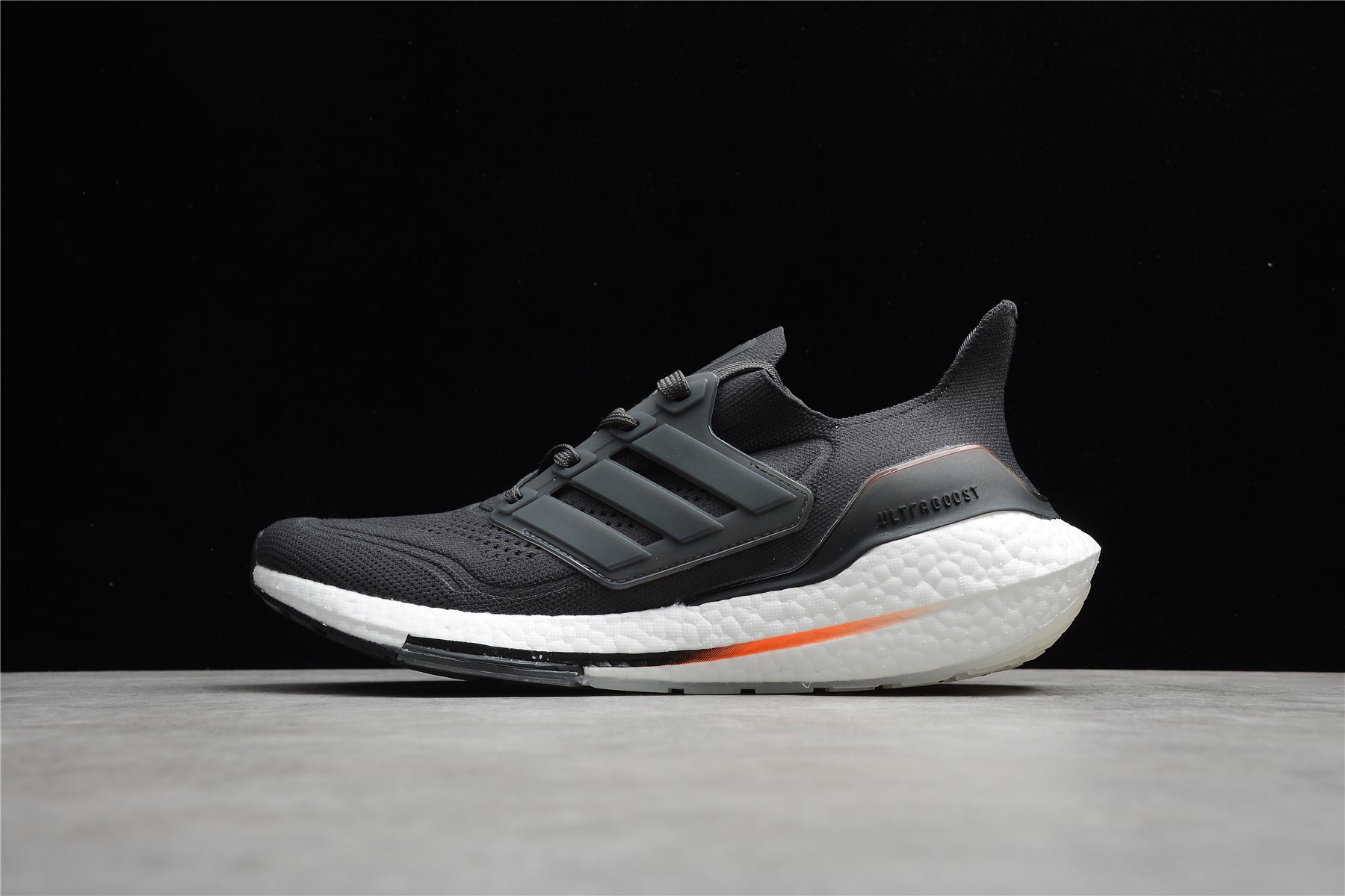 Chaussures Adidas ultraboost orange/noir
